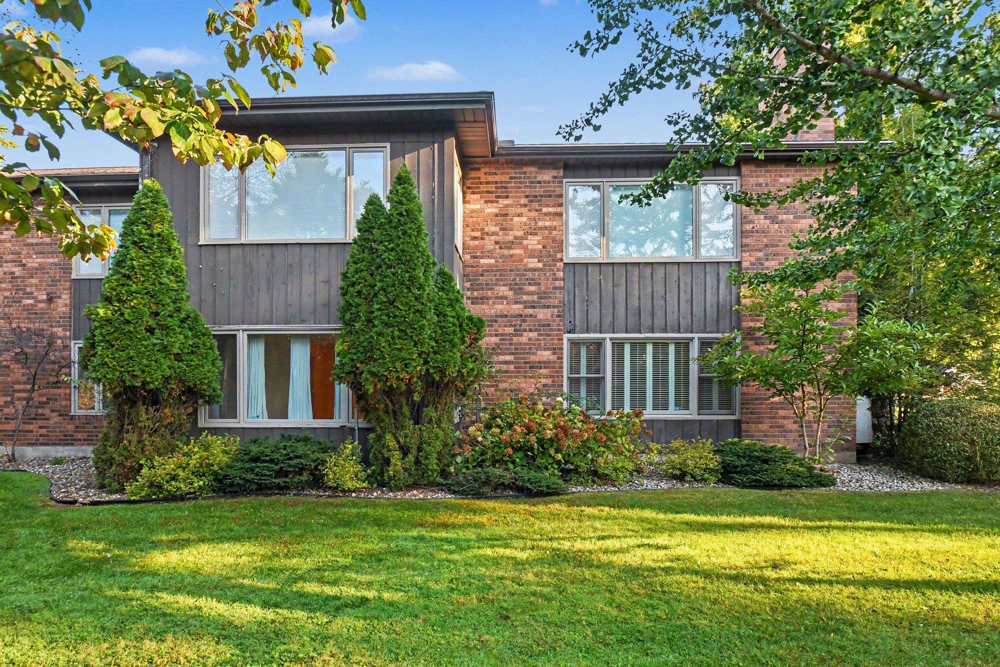 Riverside Ct, South Bend, IN 46616