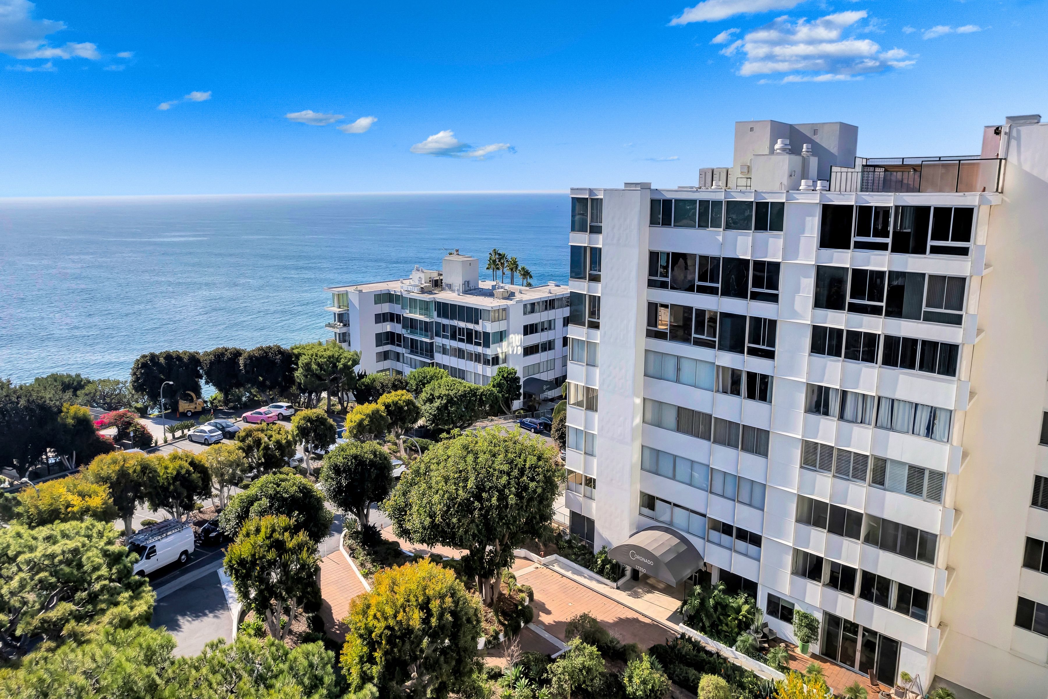  17350  W Sunset Blvd - 物件實景