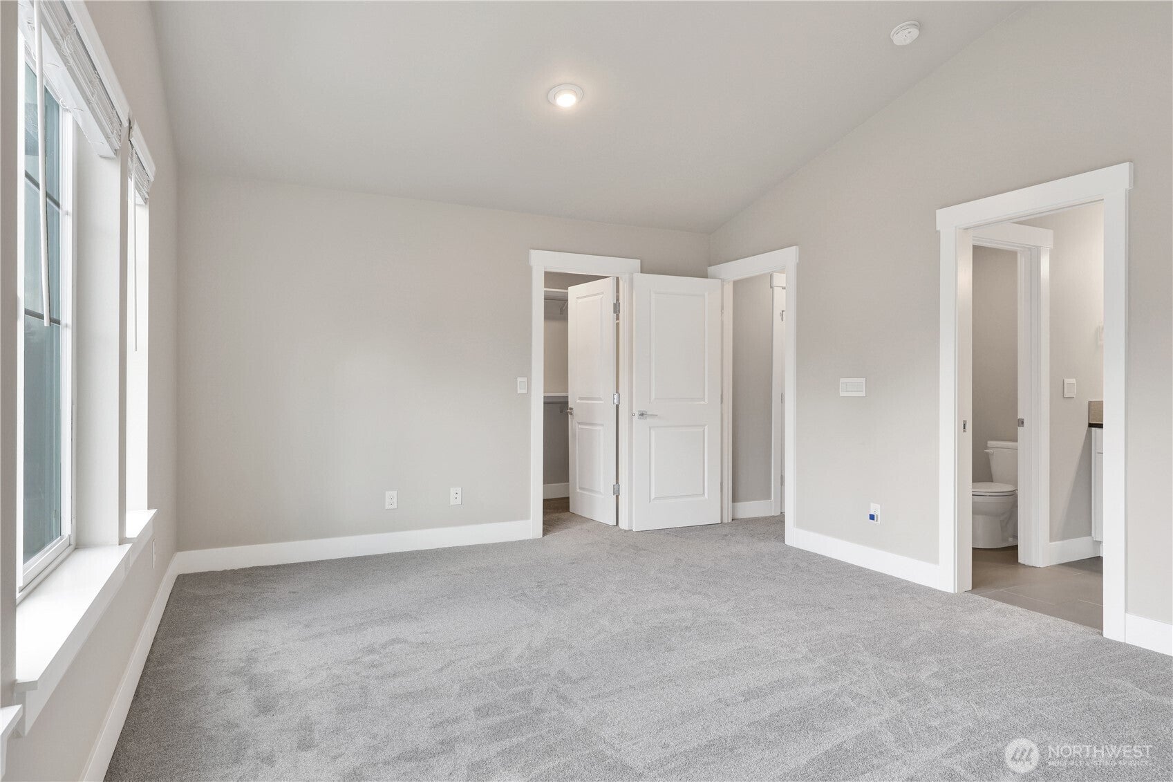 Lynnwood, Washington, 98087, United States, 4 Bedrooms Bedrooms, ,2 BathroomsBathrooms,Residential,For Sale,1990492