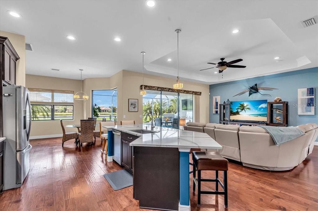 Bradenton, Florida, 34212, United States, 3 Bedrooms Bedrooms, ,3 BathroomsBathrooms,Residential,For Sale,1759767