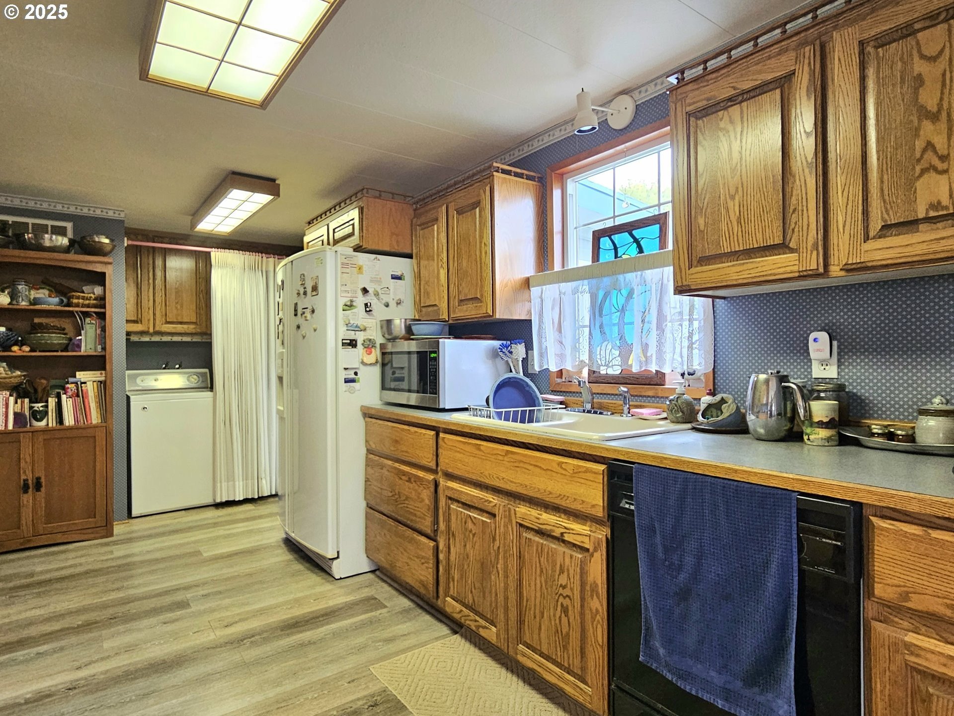 Brookings, Oregon, 97415, United States, 2 Bedrooms Bedrooms, ,2 BathroomsBathrooms,Residential,For Sale,1943176