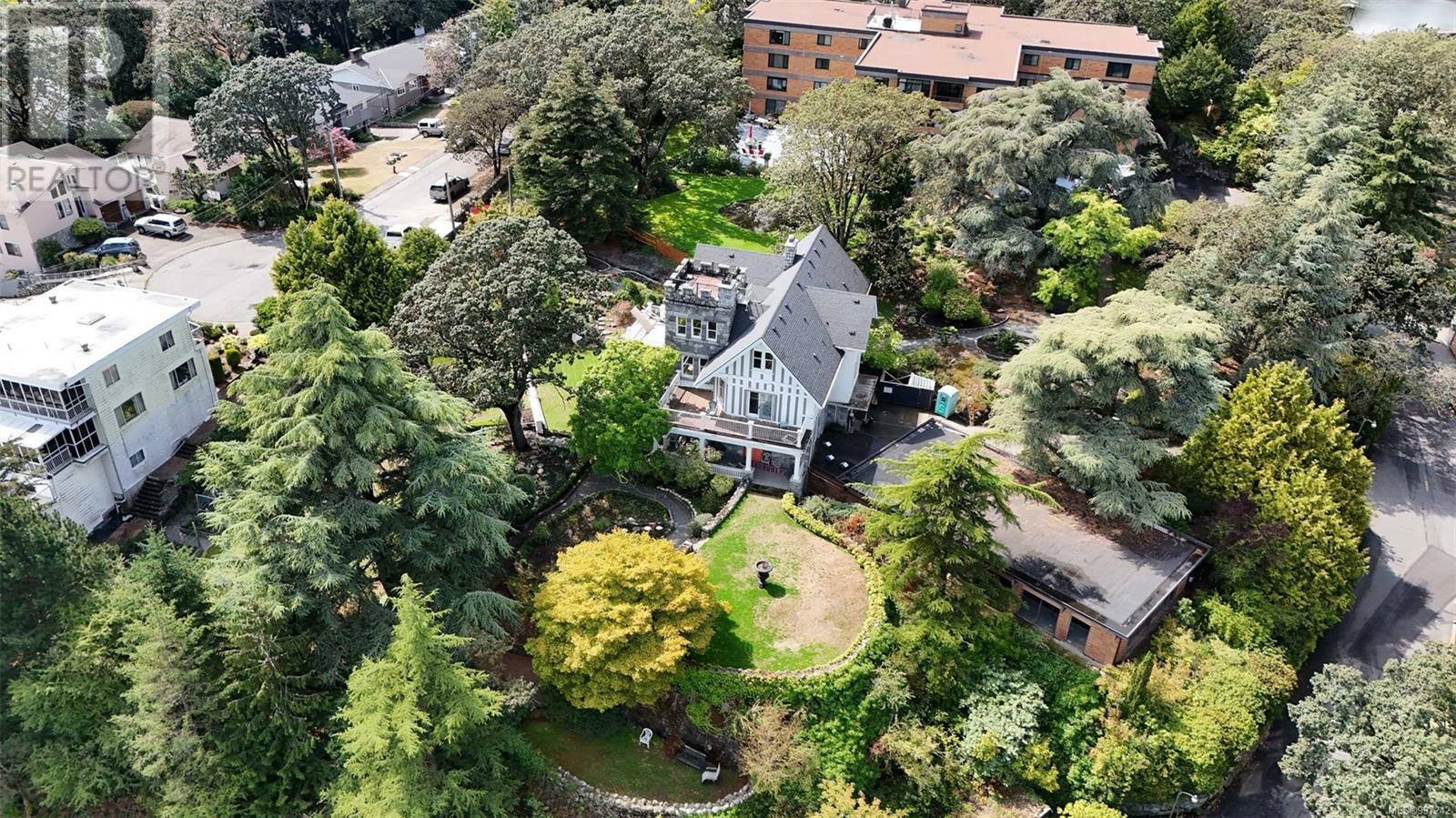 VICTORIA, British Columbia, V8T 3S7, CA, 2 Bedrooms Bedrooms, ,2 BathroomsBathrooms,Residential,For Sale,1875643