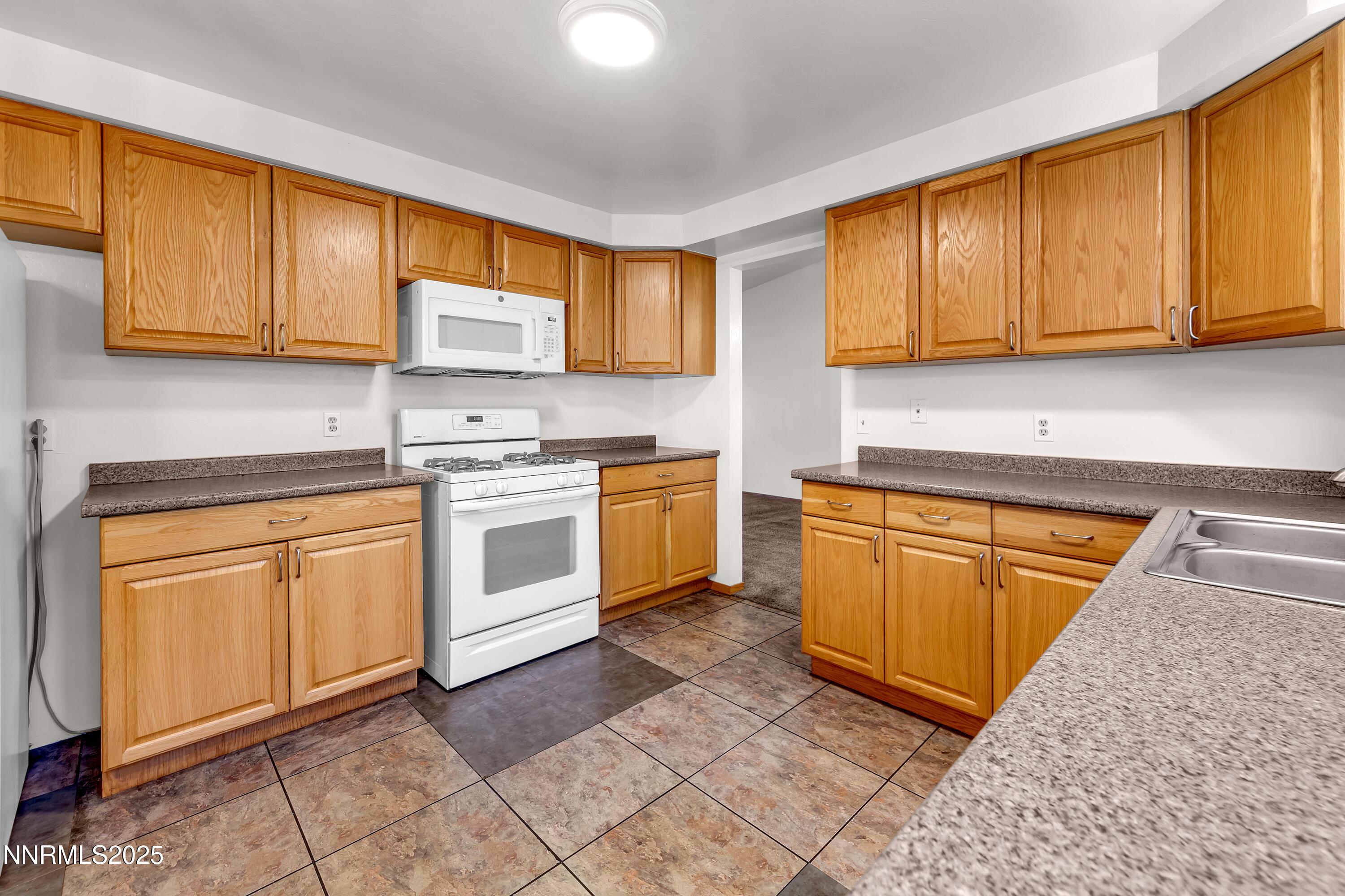 Reno, Nevada, 89502, United States, 4 Bedrooms Bedrooms, ,3 BathroomsBathrooms,Residential,For Sale,1959028