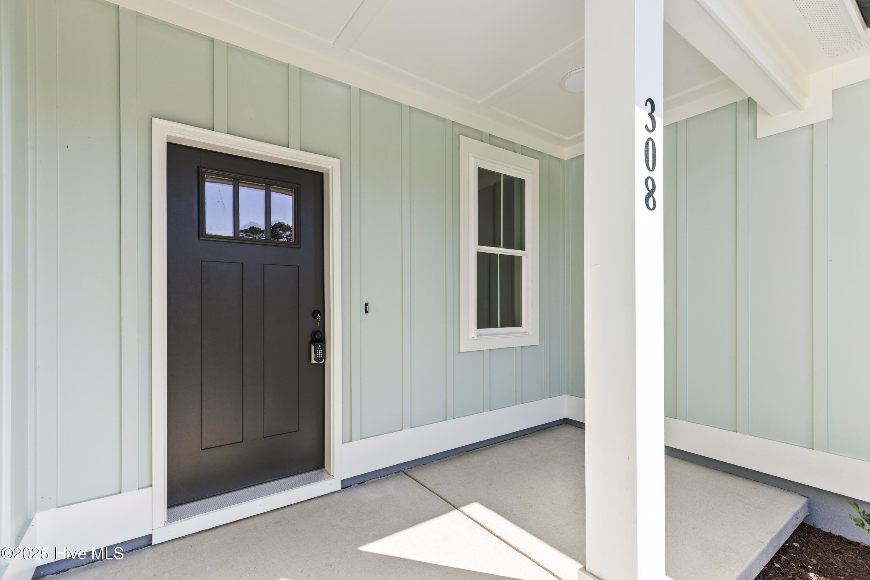 Carolina Beach, North Carolina, 28428, United States, 3 Bedrooms Bedrooms, ,2 BathroomsBathrooms,Residential,For Sale,1992087