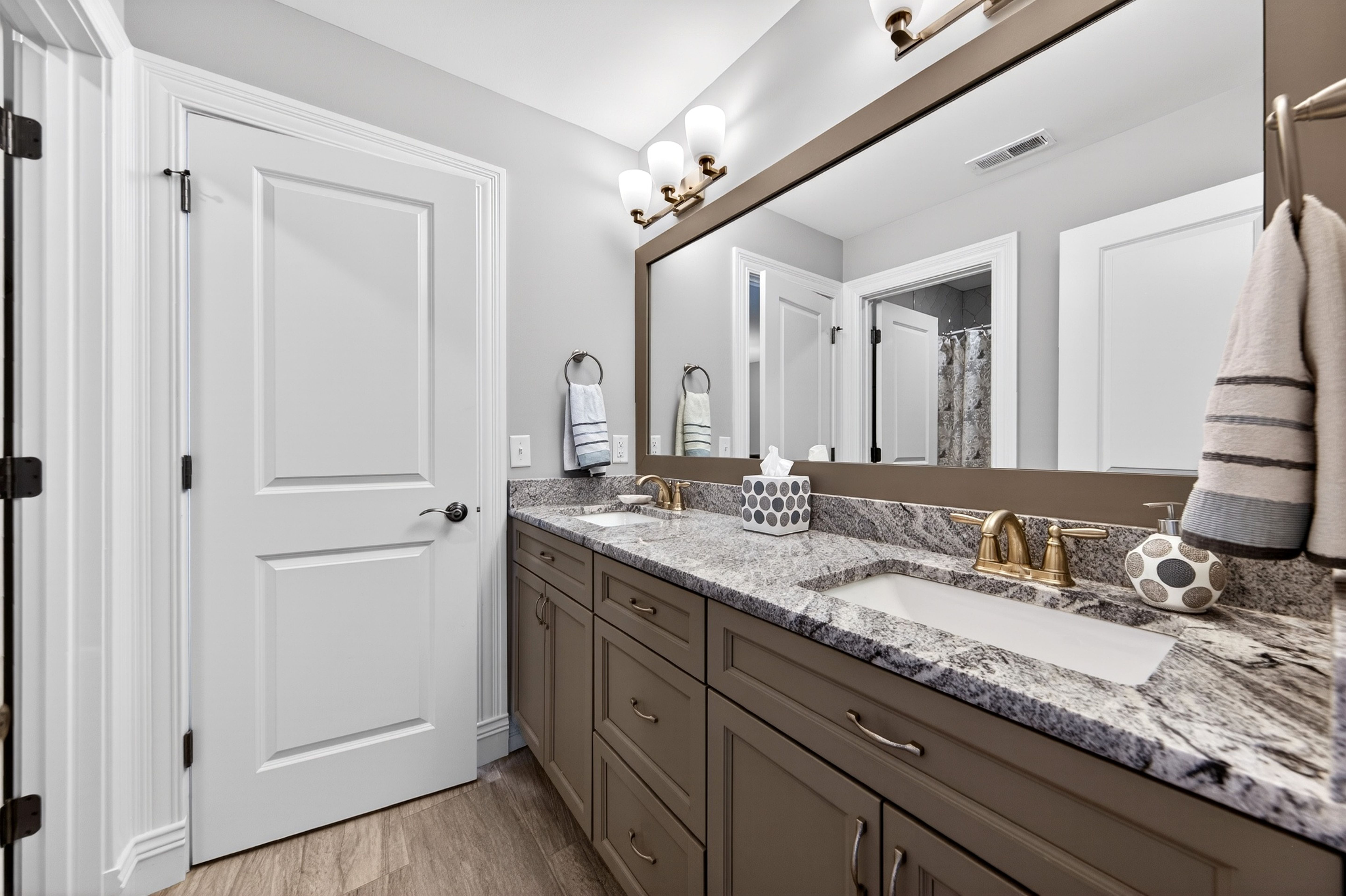  Beautiful 5-Year-Old Custom Home in Kirkwood — Upscale Features & Prime Location - 物件實景