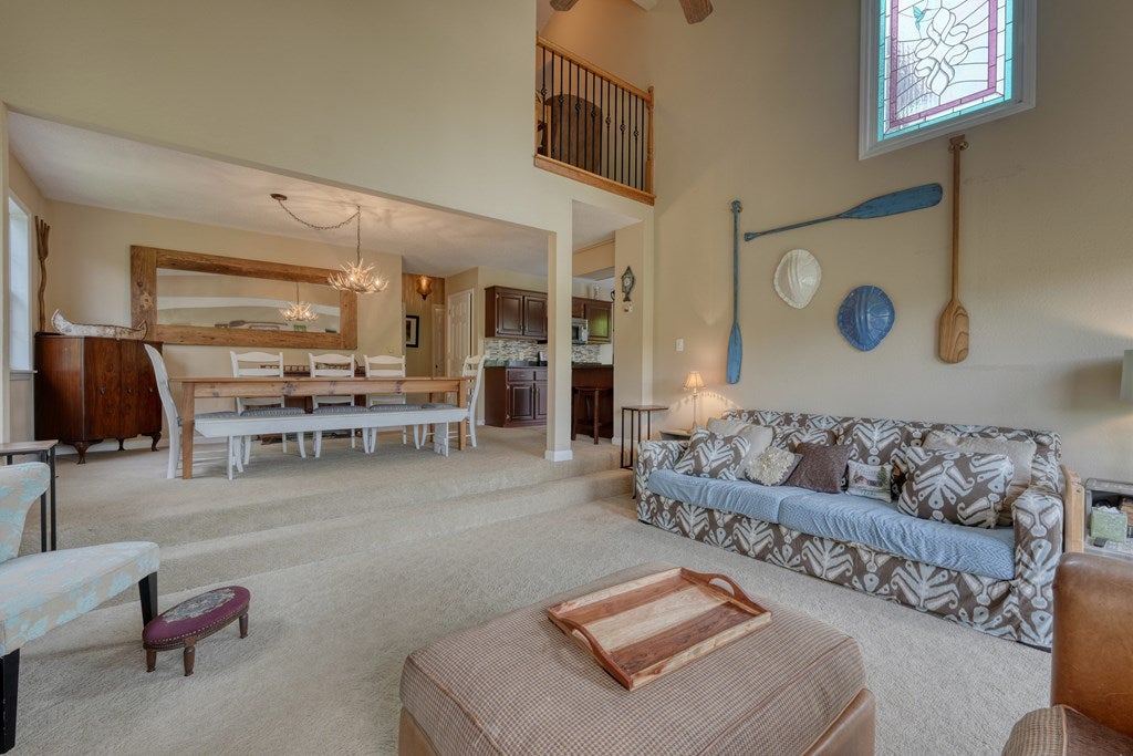 Hayesville, North Carolina, 28904, United States, 3 Bedrooms Bedrooms, ,3 BathroomsBathrooms,Residential,For Sale,1862322