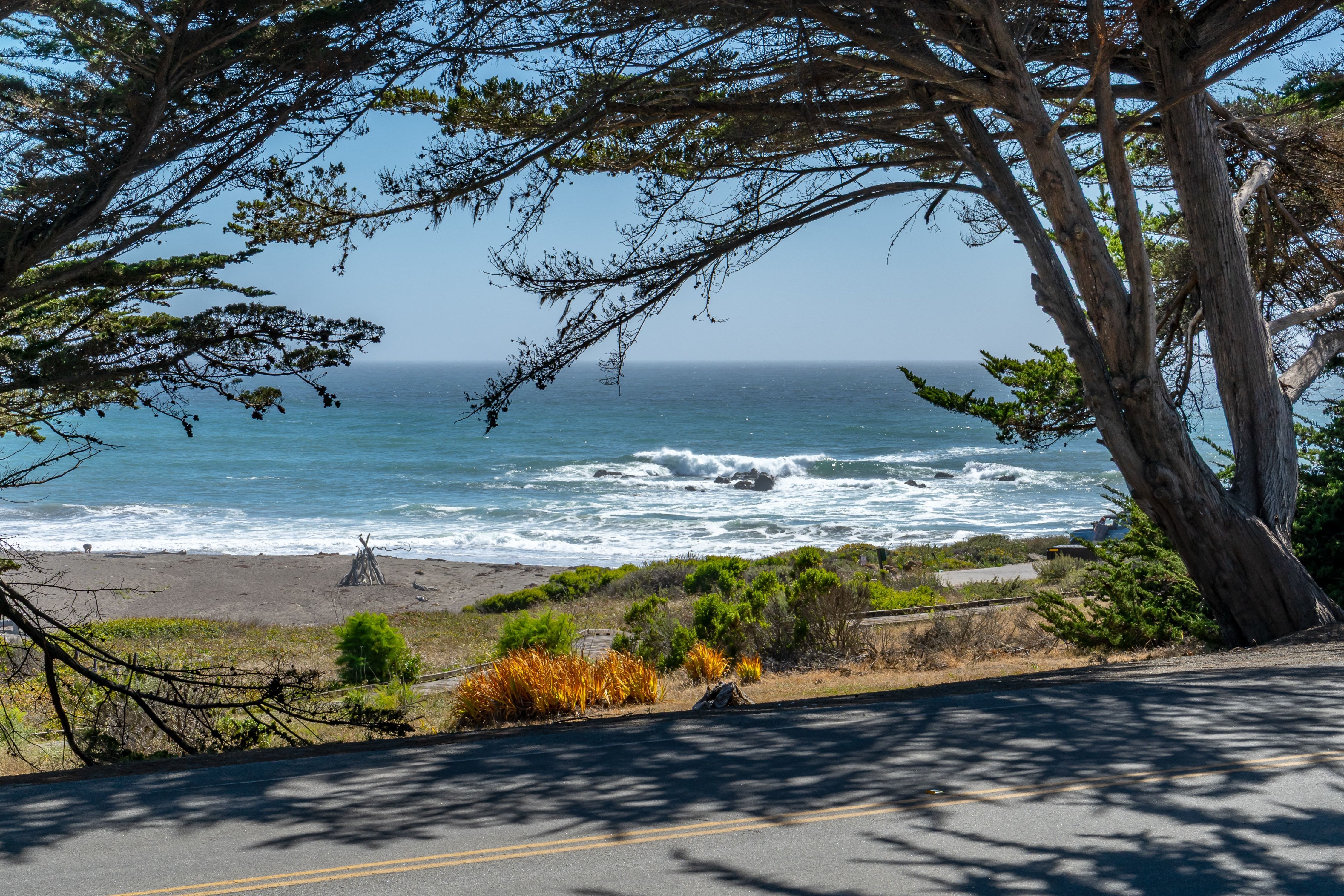  Rare Single-Level Oceanfront Retreat on World-Famous Moonstone Beach - 物件實景