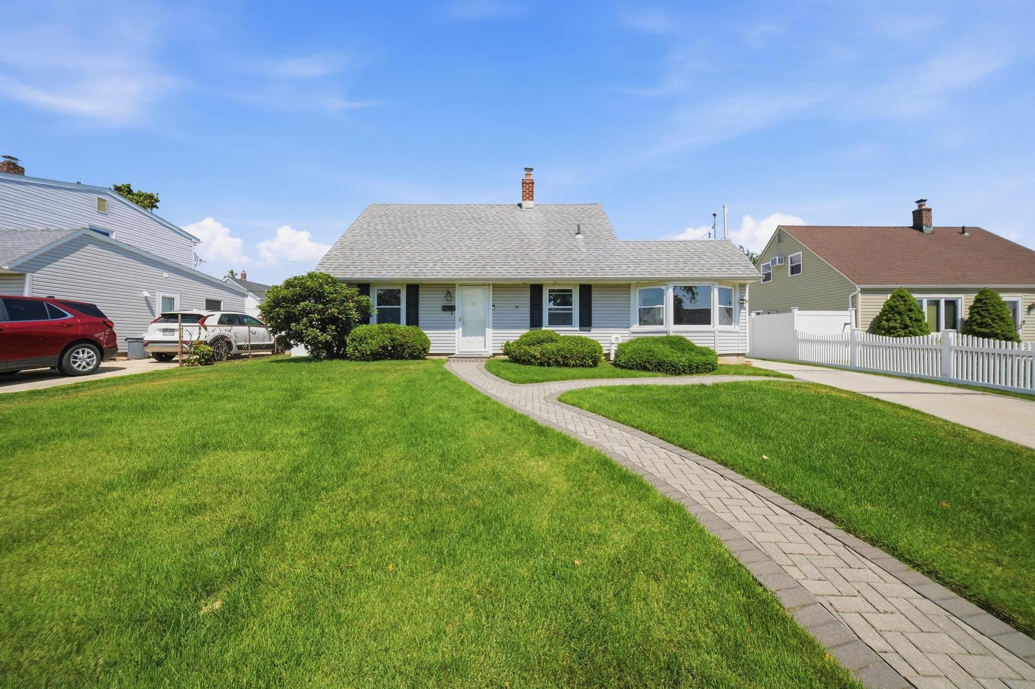  37 Gun Lane, Levittown, NY, 11756 - 物件實景