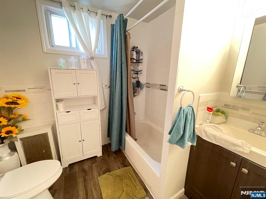 Newark, New Jersey, 07104, United States, 7 Bedrooms Bedrooms, ,4 BathroomsBathrooms,Residential,For Sale,1980017