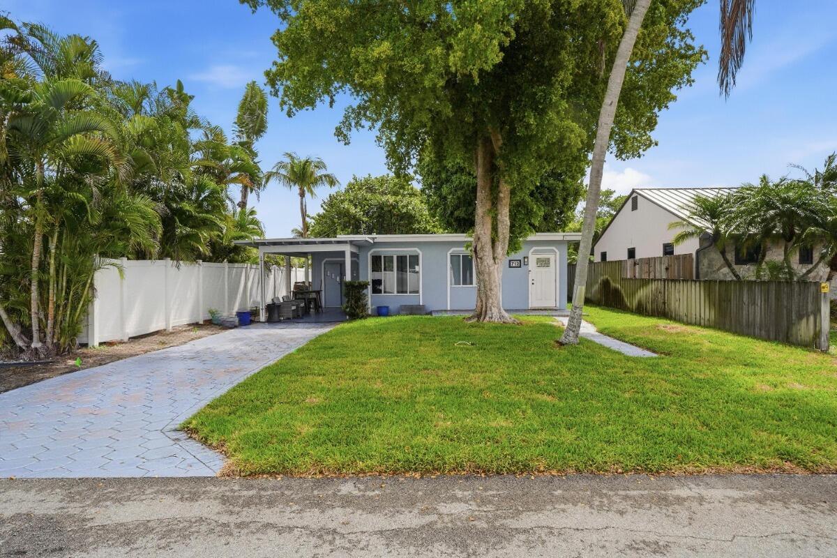 10th Ave, Pompano Beach, FL 33060