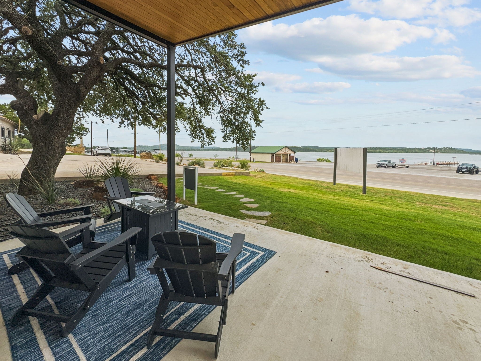 Graford, Texas, 76449, United States, 3 Bedrooms Bedrooms, ,2 BathroomsBathrooms,Residential,For Sale,1980181