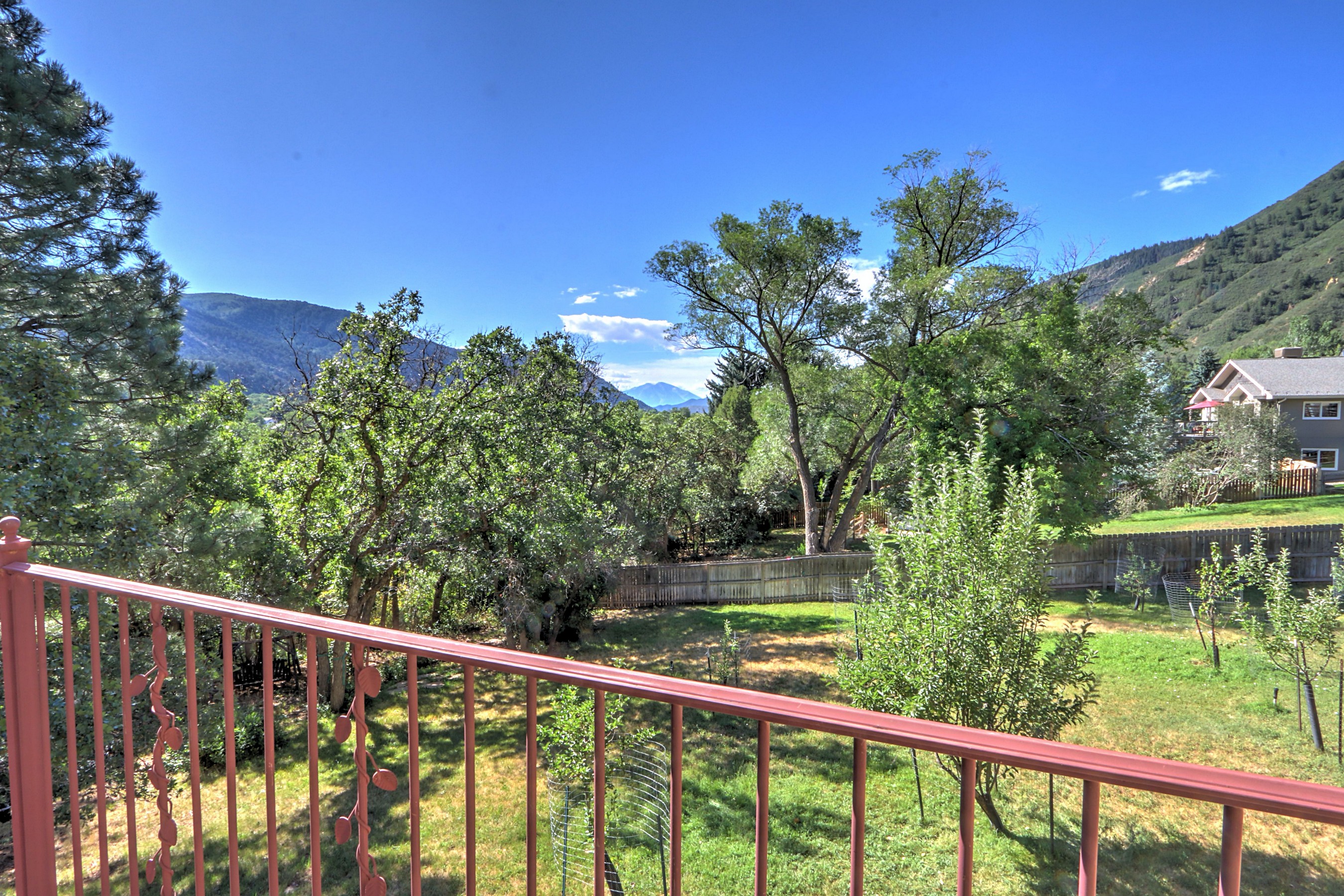  Red Mountain Living at Your Own Compound - 物件實景