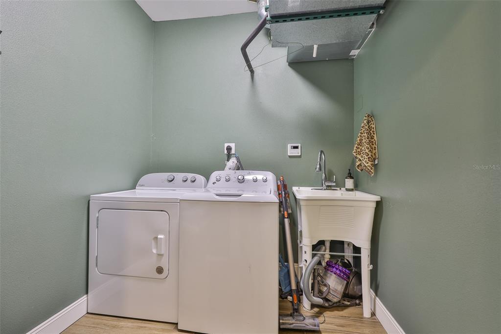 Seffner, Florida, 33584, United States, 3 Bedrooms Bedrooms, ,3 BathroomsBathrooms,Residential,For Sale,1978869