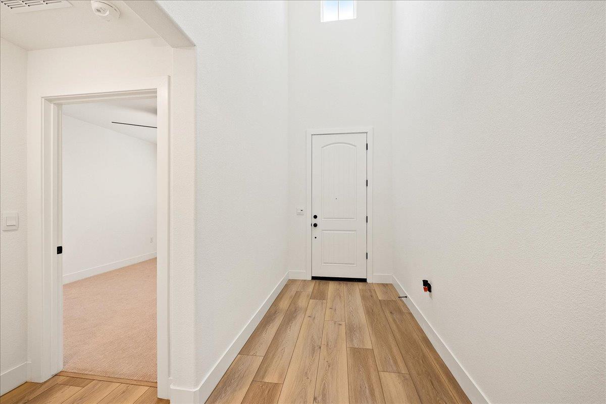 Roseville, California, 95747, United States, 5 Bedrooms Bedrooms, ,4 BathroomsBathrooms,Residential,For Sale,1998705