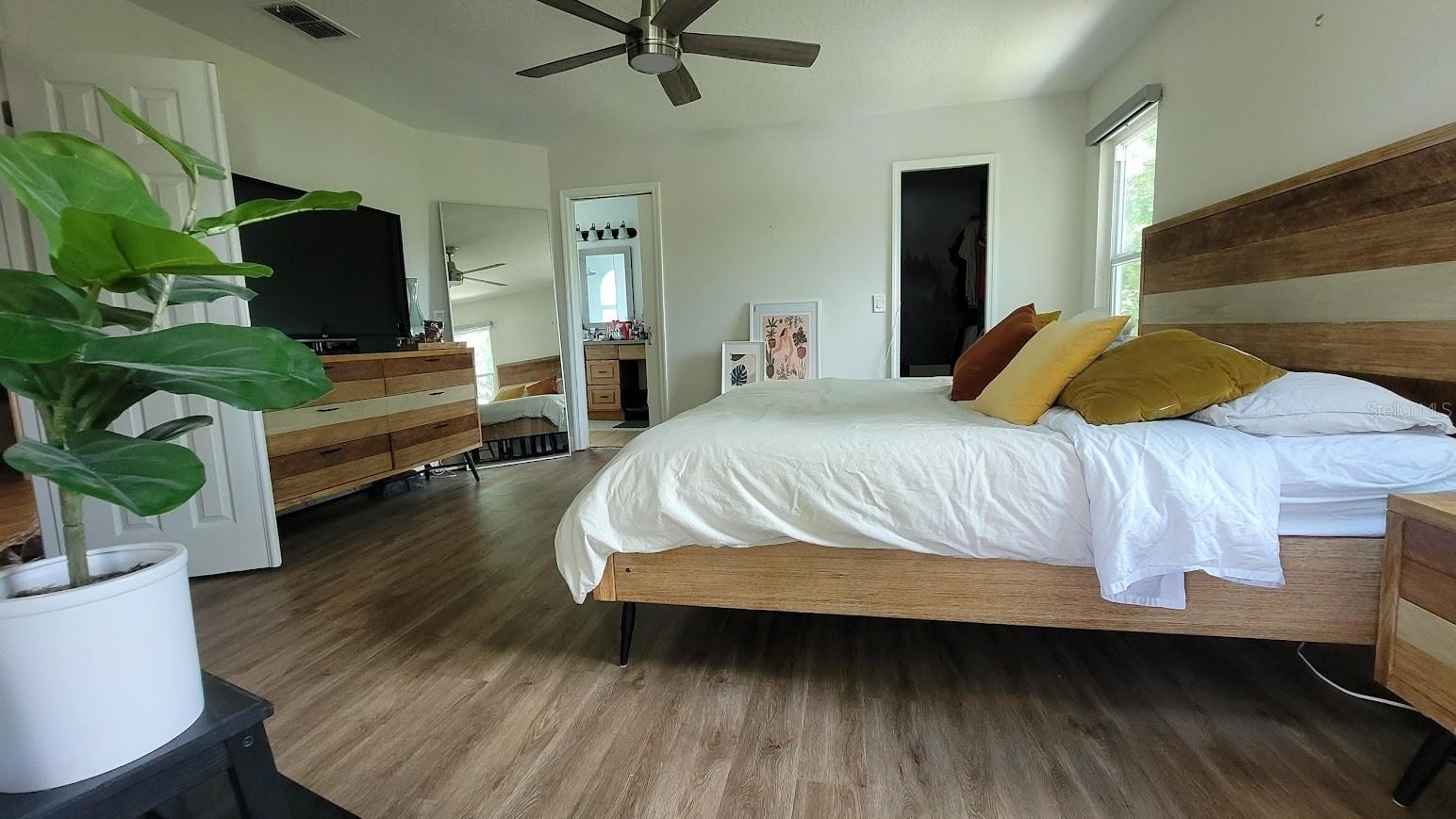 ORLANDO, Florida, 32828, United States, 3 Bedrooms Bedrooms, ,3 BathroomsBathrooms,Residential,For Sale,1942582