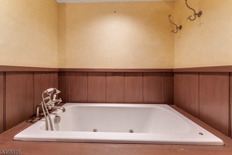 Union Twp., New Jersey, 08827, United States, 6 Bedrooms Bedrooms, ,6 BathroomsBathrooms,Residential,For Sale,1991066