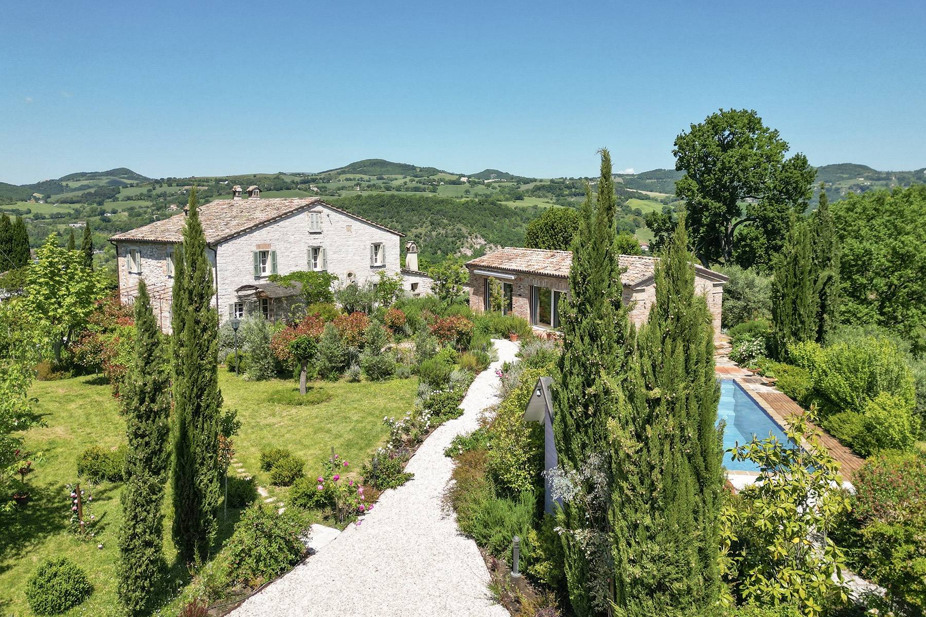 Elegant Farmhouse with Pool and Olive Grove 