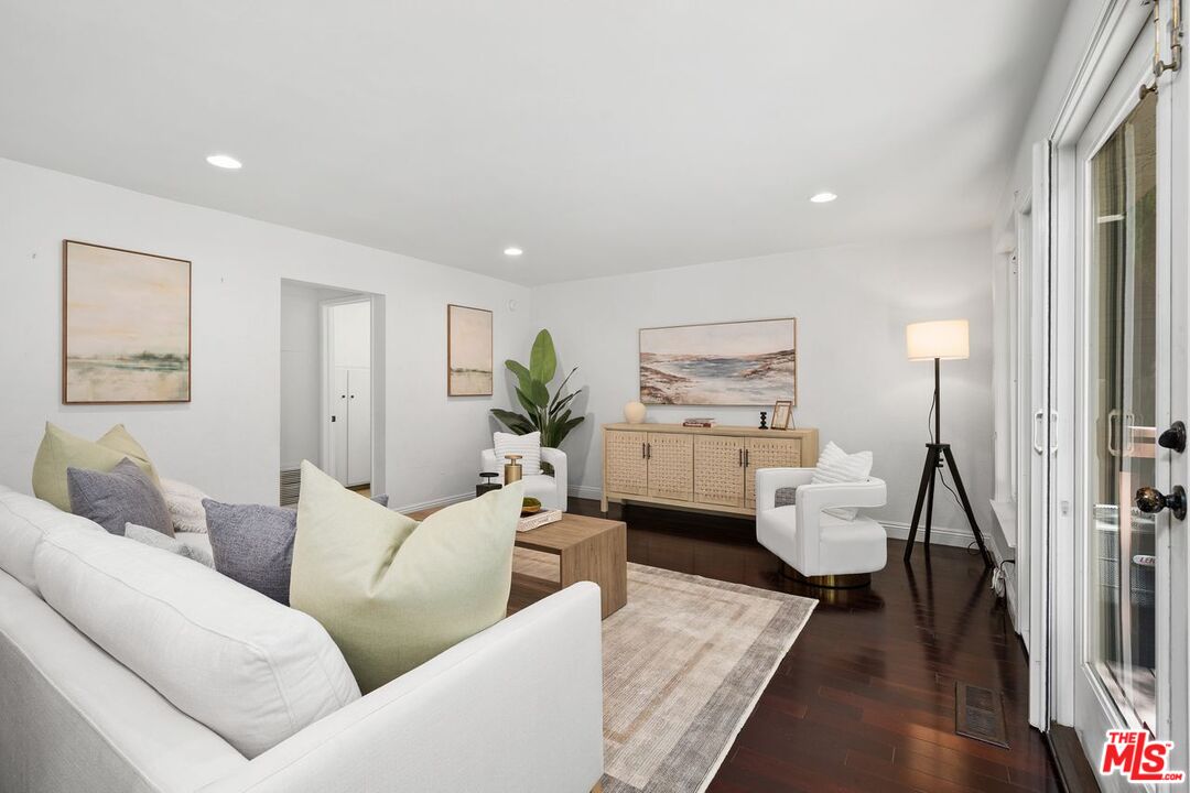 Los Angeles, California, 90077, United States, 3 Bedrooms Bedrooms, ,3 BathroomsBathrooms,Residential,For Sale,1933289