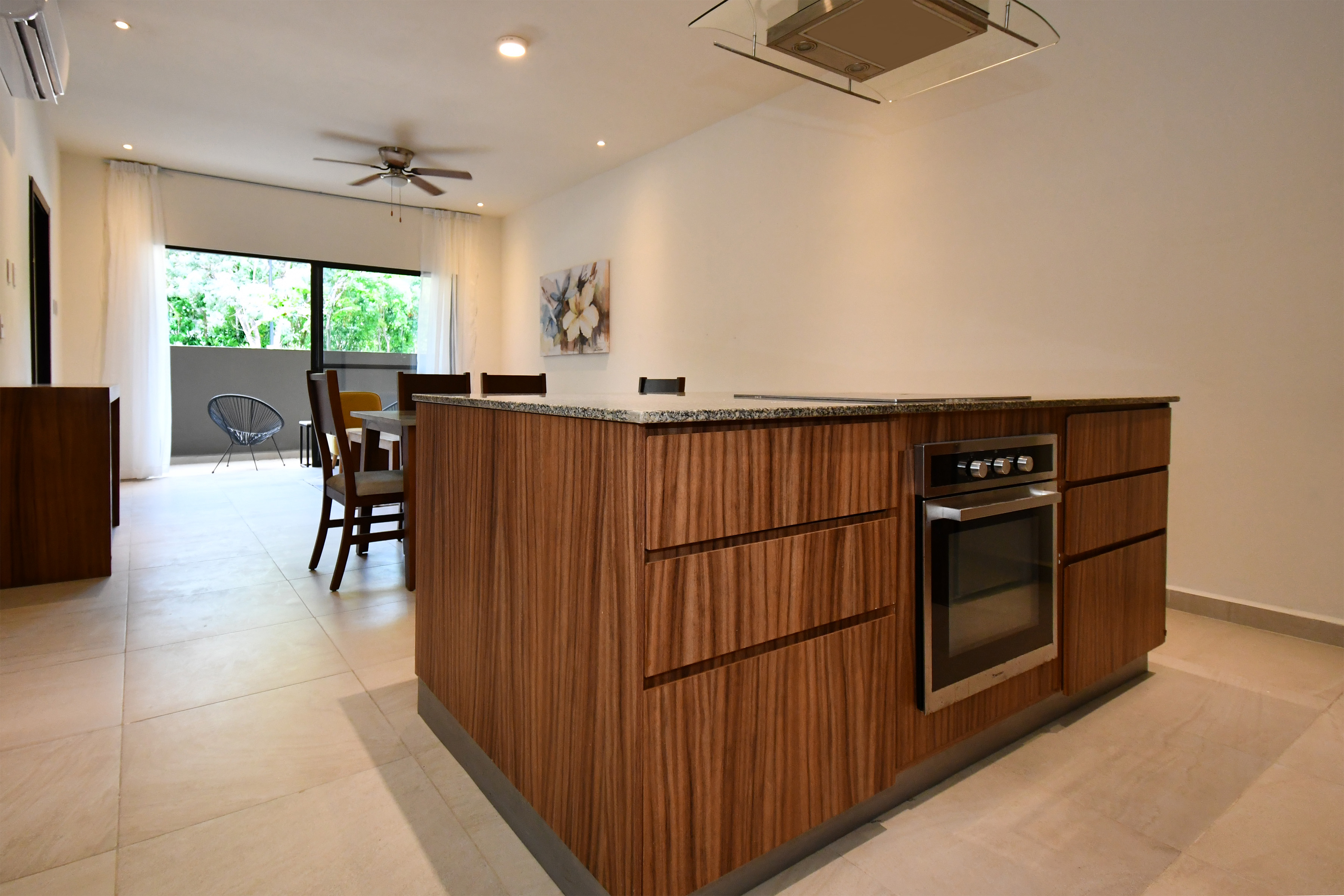  Comfort and Convenience in an Expansive Three-Bedroom Residence - 物件實景