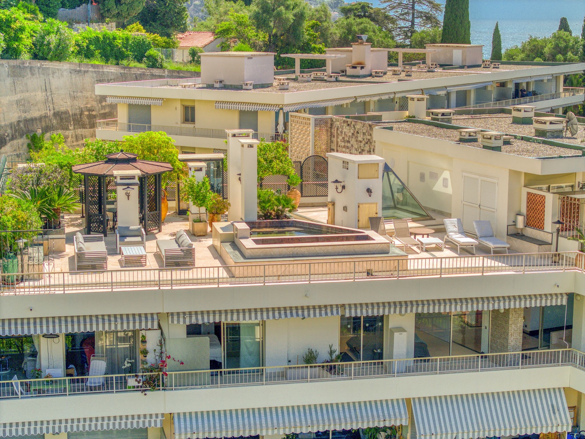  Exceptional Menton Garavan Penthouse: Breathtaking Sea Views - 物件實景