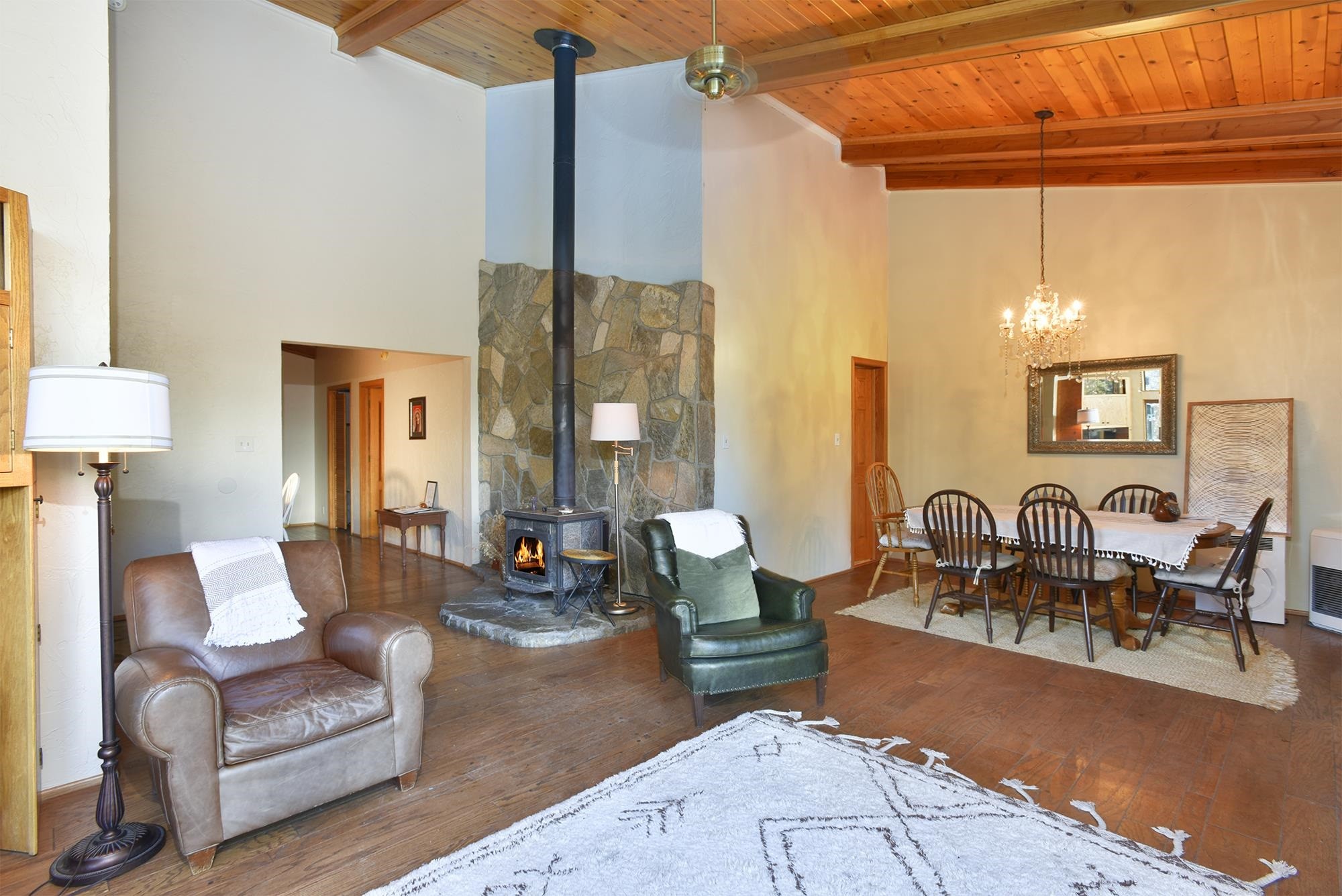 Weed, California, 96094, United States, 2 Bedrooms Bedrooms, ,2 BathroomsBathrooms,Residential,For Sale,1981439