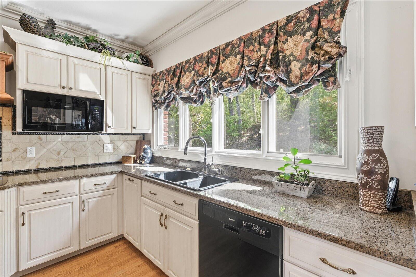 Guild, Tennessee, 37340, United States, 4 Bedrooms Bedrooms, ,5 BathroomsBathrooms,Residential,For Sale,2040340