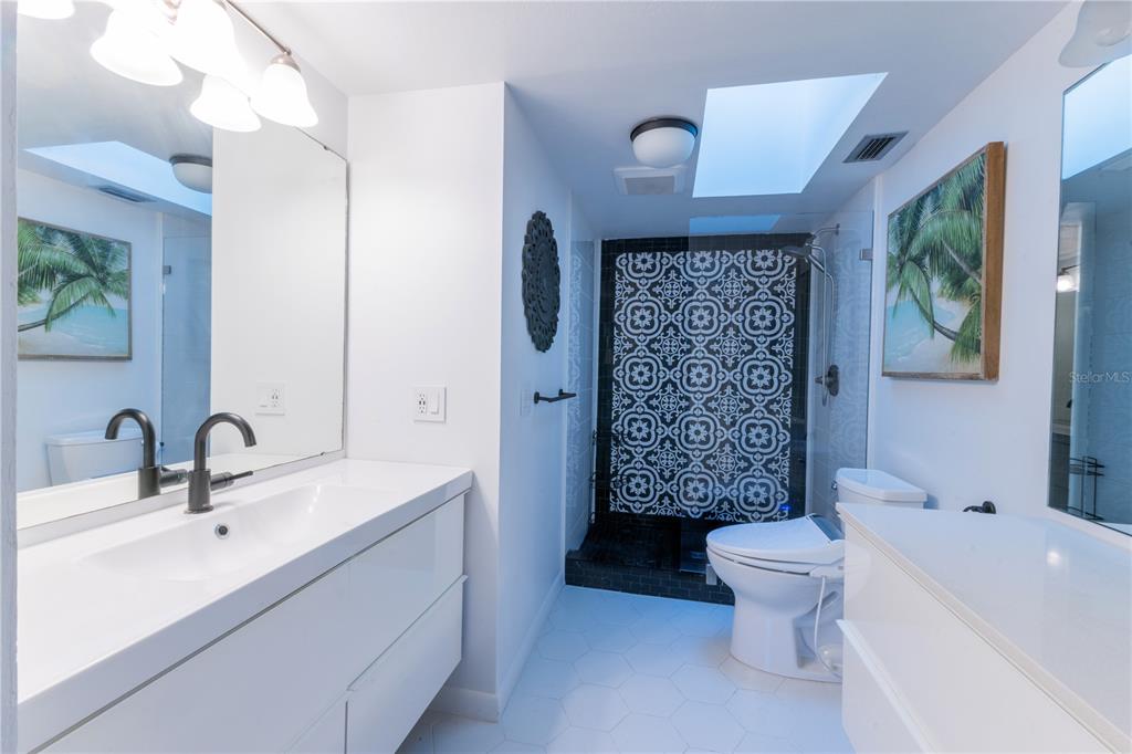 Sarasota, Florida, 34231, United States, 3 Bedrooms Bedrooms, ,3 BathroomsBathrooms,Residential,For Sale,1926477