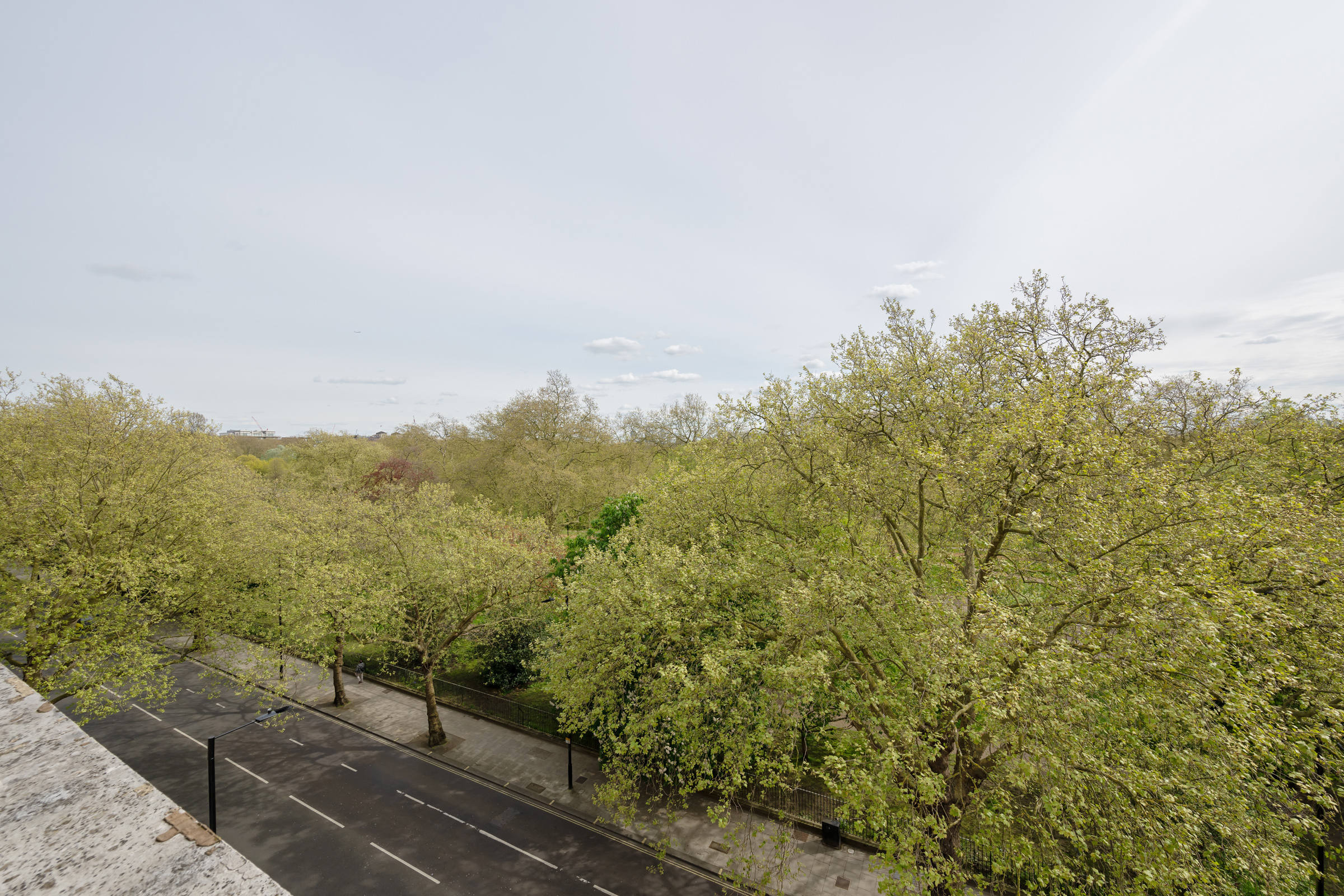  Fabulous fifth floor four bedroom apartment - 物件實景
