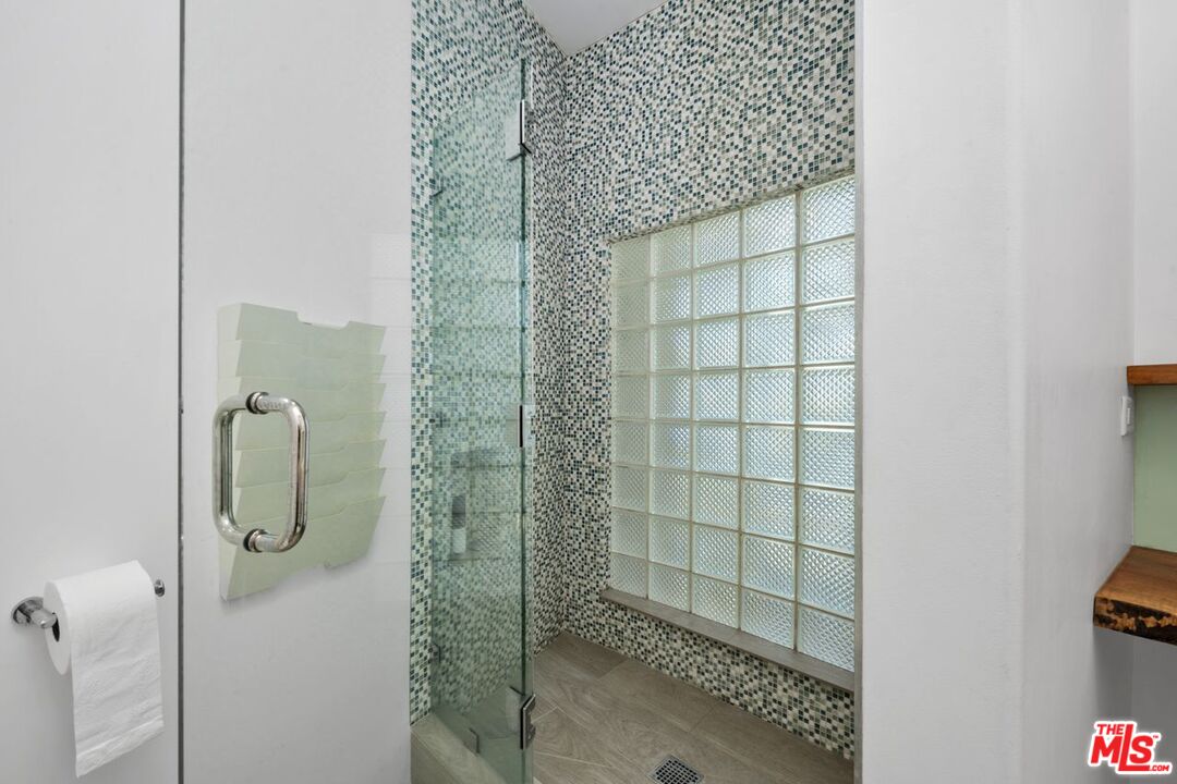 Venice, California, 90291, United States, 4 Bedrooms Bedrooms, ,4 BathroomsBathrooms,Residential,For Sale,1926607