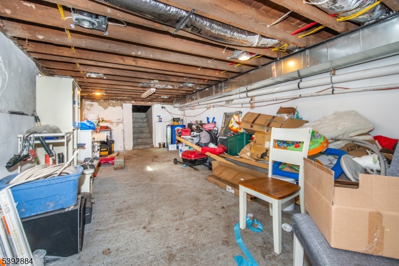 Belleville Twp., New Jersey, 07109, United States, 8 Bedrooms Bedrooms, ,3 BathroomsBathrooms,Residential,For Sale,1989037