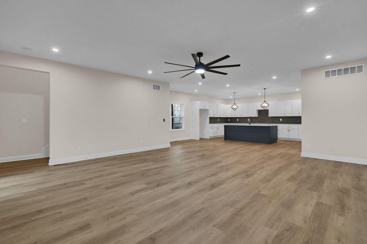 Thornville, Ohio, 43076, United States, 4 Bedrooms Bedrooms, ,4 BathroomsBathrooms,Residential,For Sale,1998970