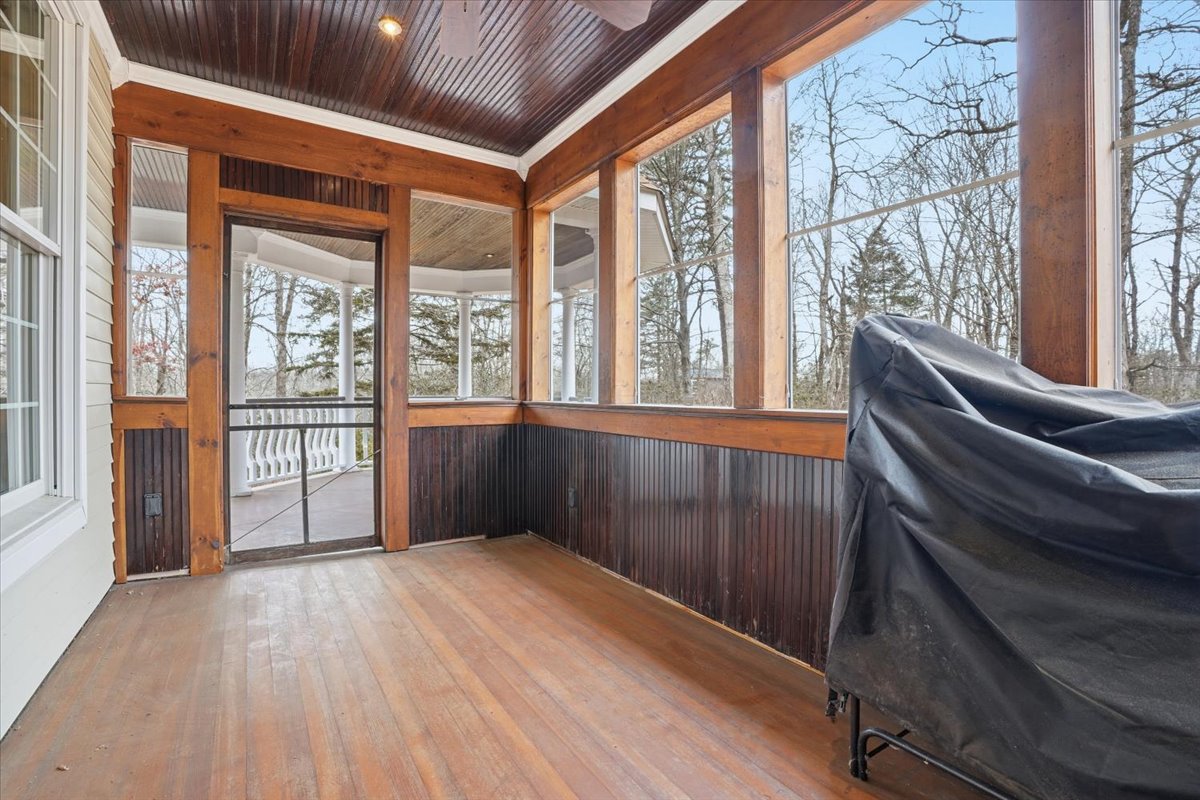 Milford, Pennsylvania, 18337, United States, 4 Bedrooms Bedrooms, ,3 BathroomsBathrooms,Residential,For Sale,2013781