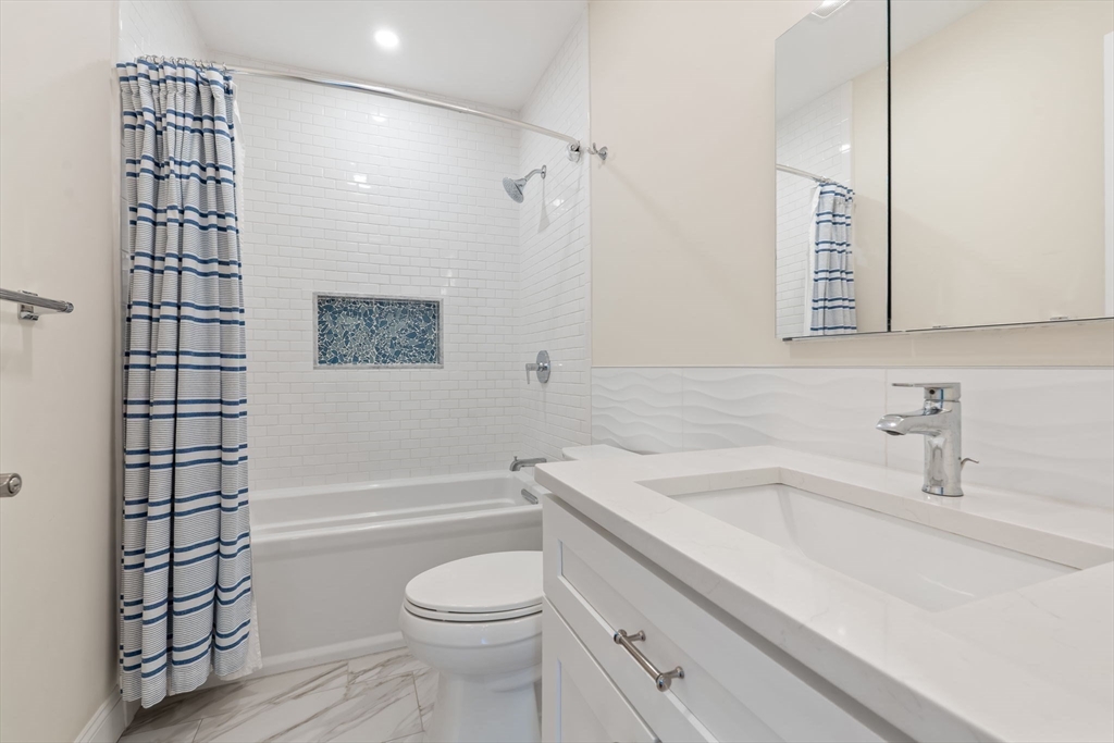 Sandwich, Massachusetts, 02563, United States, 4 Bedrooms Bedrooms, ,4 BathroomsBathrooms,Residential,For Sale,1981432