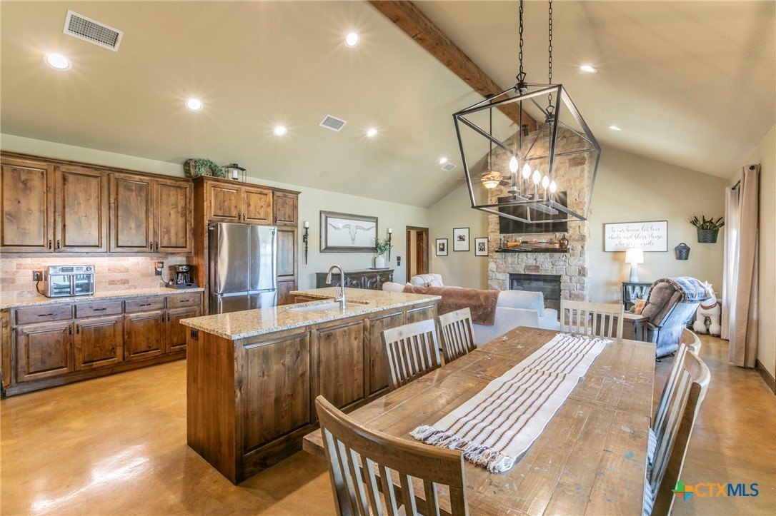 Granger, Texas, 76530, United States, 3 Bedrooms Bedrooms, ,2 BathroomsBathrooms,Residential,For Sale,1923229