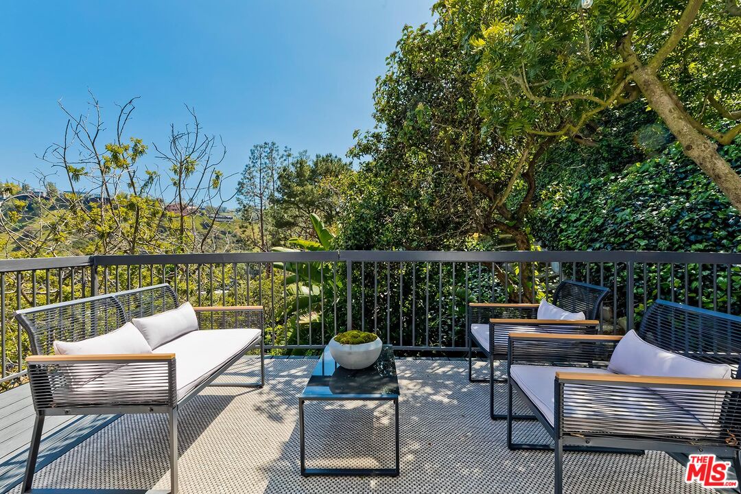 2275 Betty Ln, Beverly Hills, California, 90210, United States, 3 Bedrooms Bedrooms, ,3 BathroomsBathrooms,Residential,For Sale,2275 Betty Ln,1498020