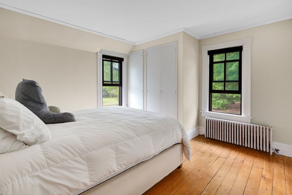Longmeadow, Massachusetts, 01106, United States, 5 Bedrooms Bedrooms, ,2 BathroomsBathrooms,Residential,For Sale,1819173