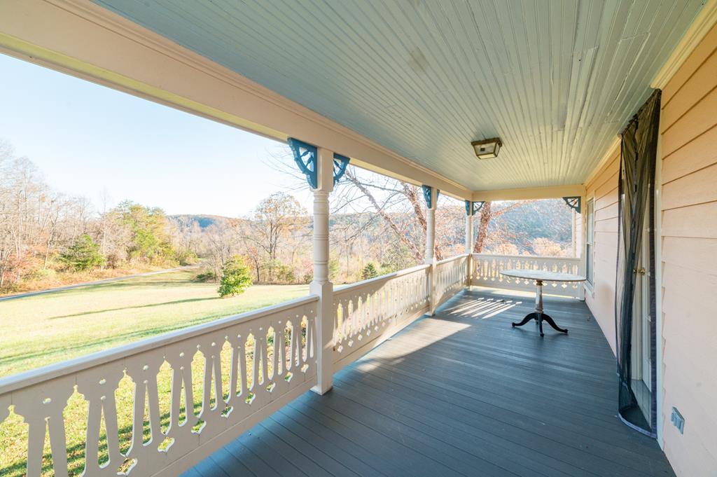 Gladstone, Virginia, 24553, United States, 2 Bedrooms Bedrooms, ,3 BathroomsBathrooms,Residential,For Sale,1801493
