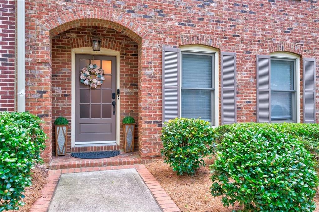 Roswell, Georgia, 30076, United States, 4 Bedrooms Bedrooms, ,4 BathroomsBathrooms,Residential,For Sale,1917111