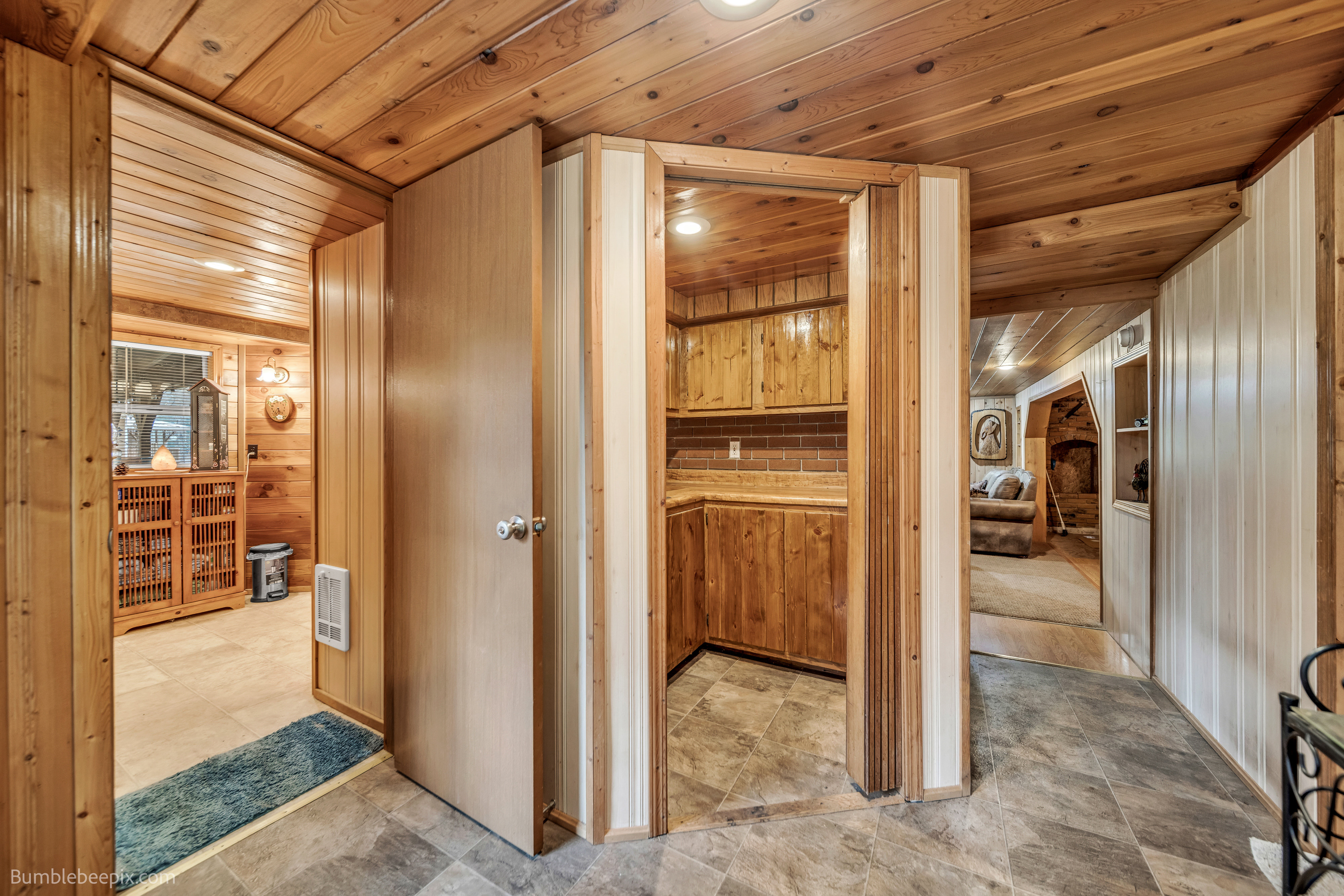 Cusick, Washington, 99119, United States, 4 Bedrooms Bedrooms, ,1 BathroomBathrooms,Residential,For Sale,1988641