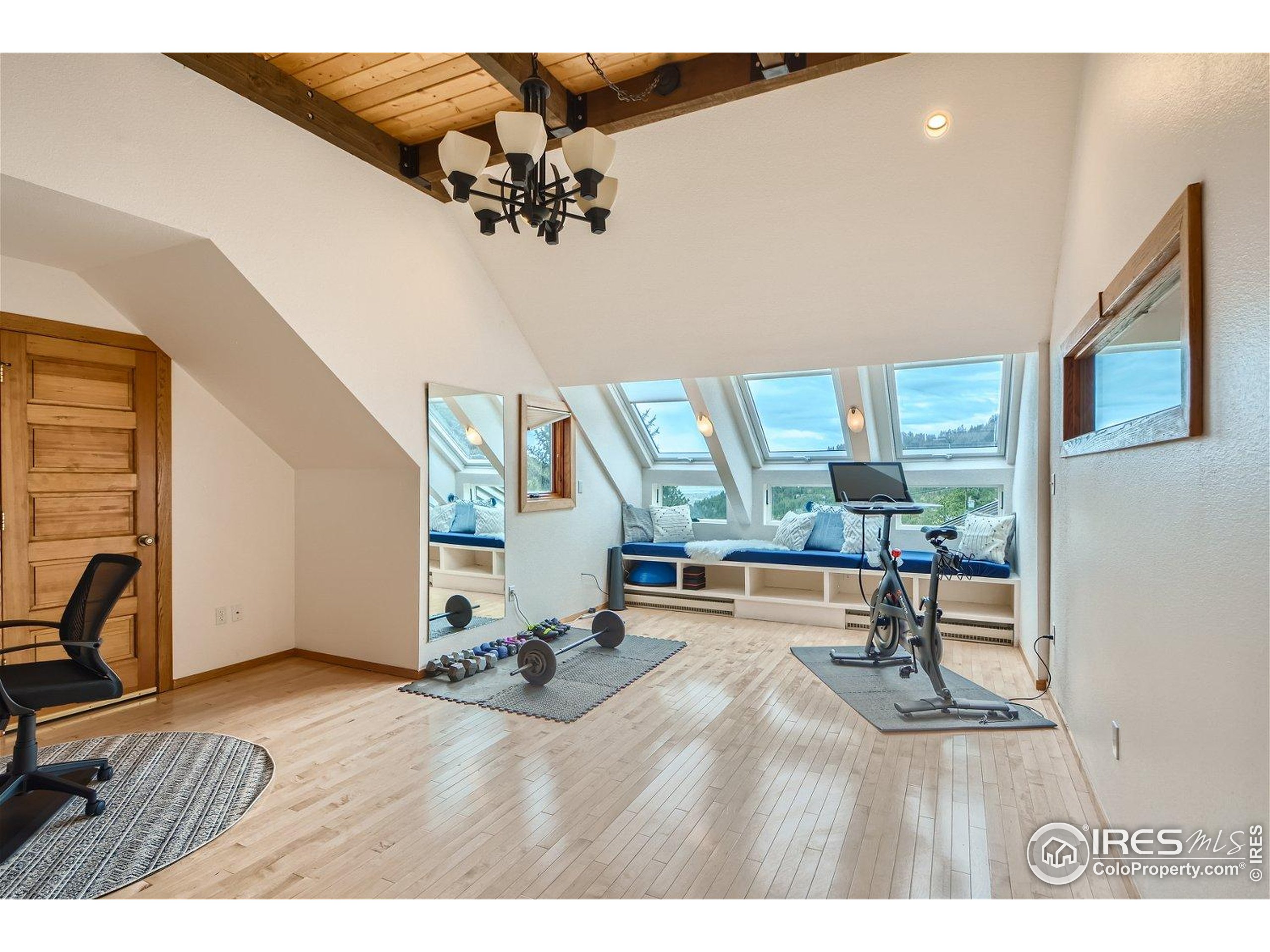 Boulder, Colorado, 80302, United States, 5 Bedrooms Bedrooms, ,2 BathroomsBathrooms,Residential,For Sale,1900877