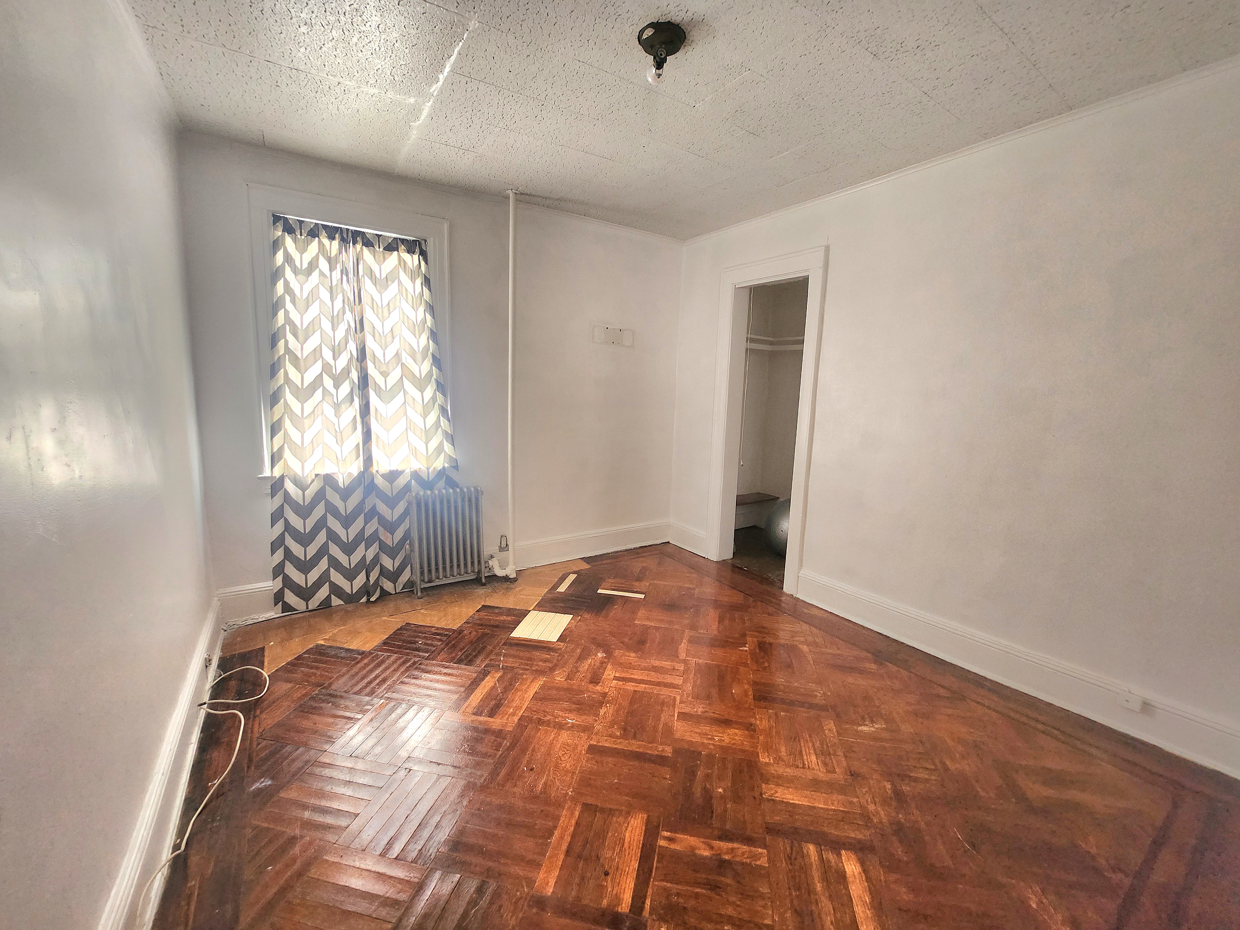 Queens Village, New York, 11428, United States, 4 Bedrooms Bedrooms, ,3 BathroomsBathrooms,Residential,For Sale,1870963