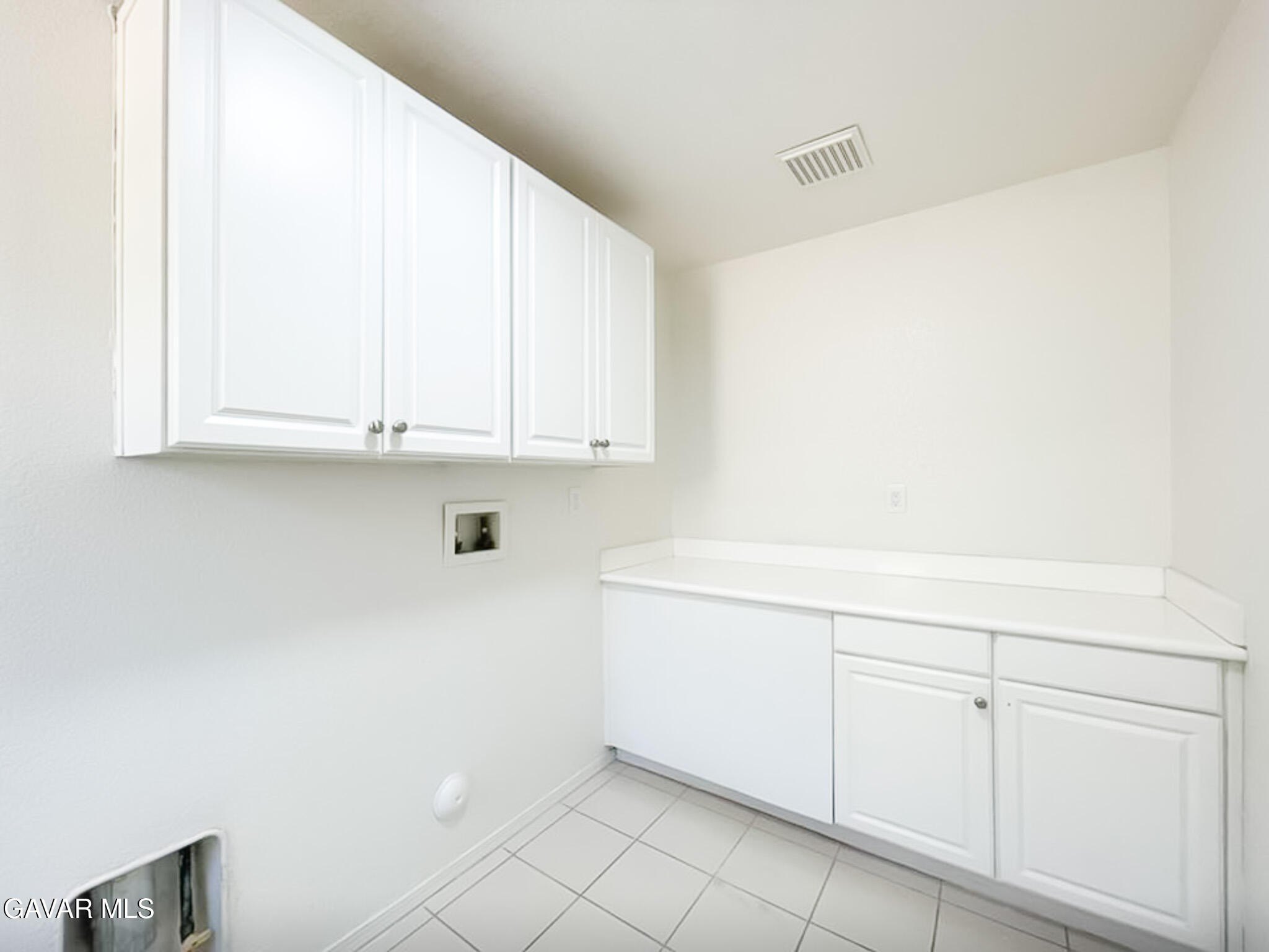 Palmdale, California, 93551, United States, 5 Bedrooms Bedrooms, ,3 BathroomsBathrooms,Residential,For Sale,1976435