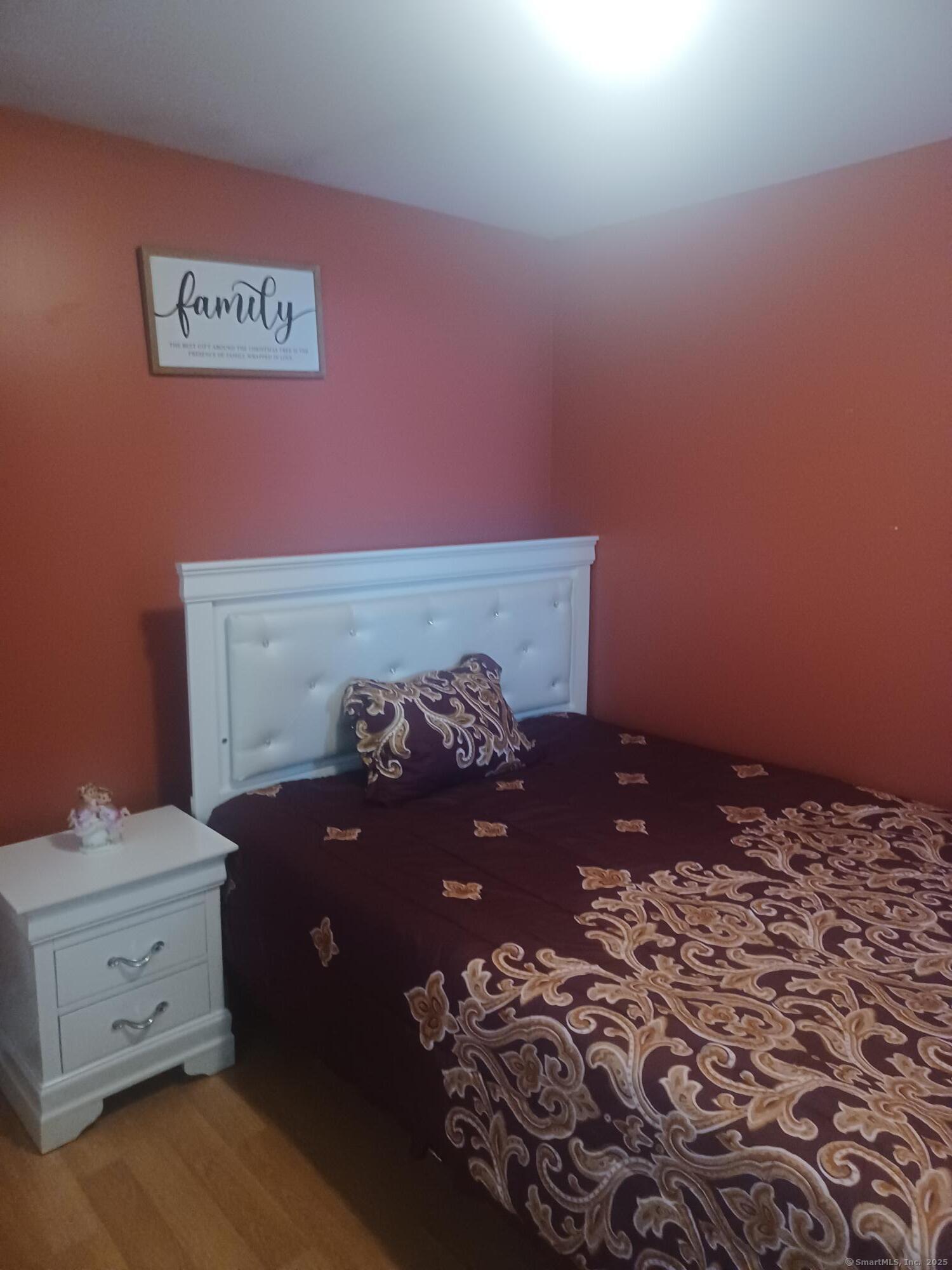 Stratford, Connecticut, 06614, United States, 3 Bedrooms Bedrooms, ,2 BathroomsBathrooms,Residential,For Sale,1926191