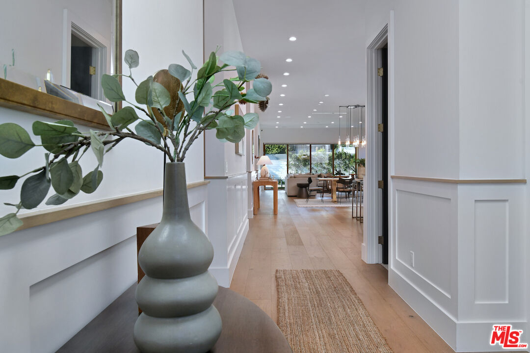 Encino, California, 91316, United States, 4 Bedrooms Bedrooms, ,5 BathroomsBathrooms,Residential,For Sale,2002982