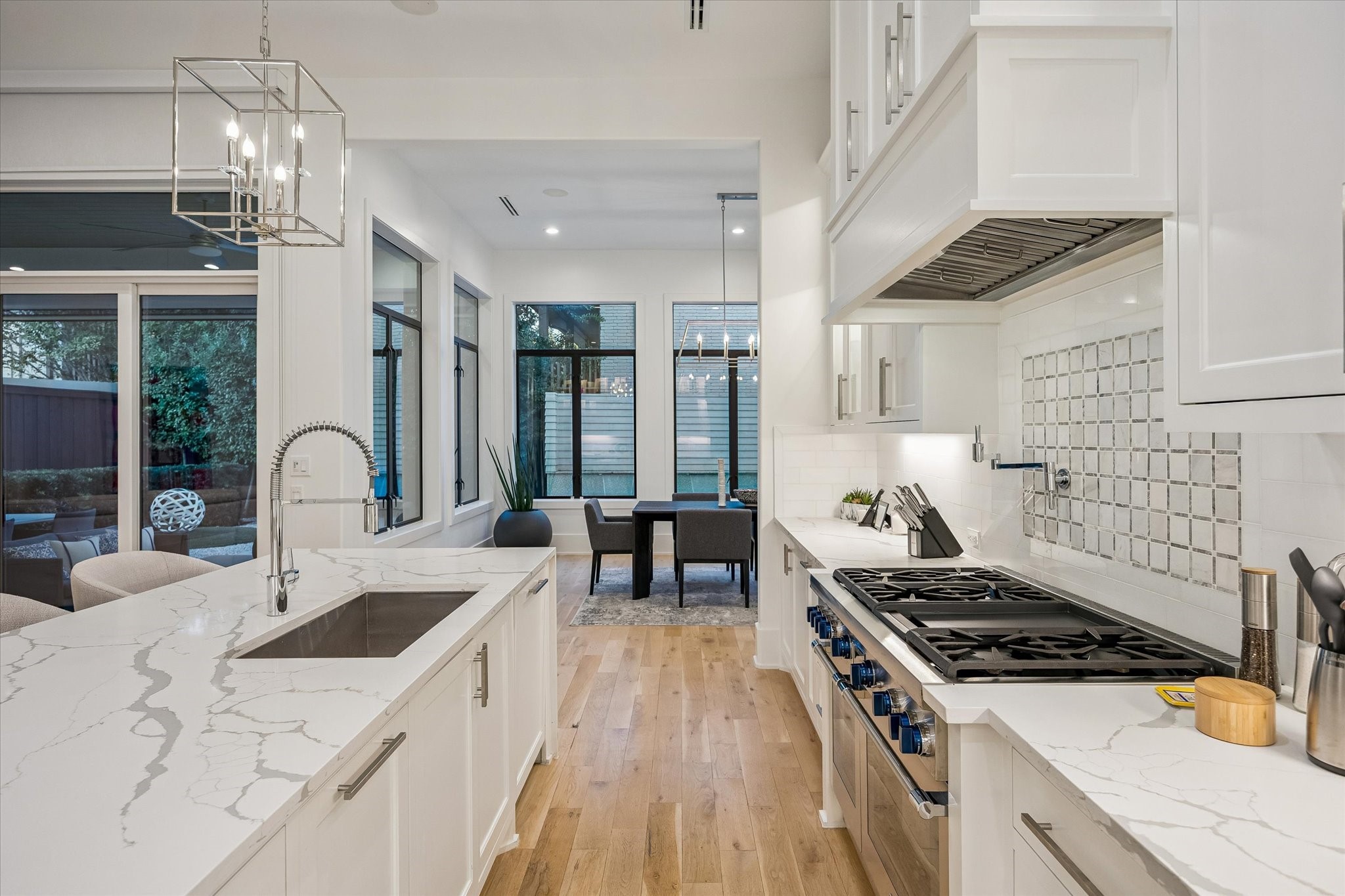  2215 Driscoll Street - 物件實景