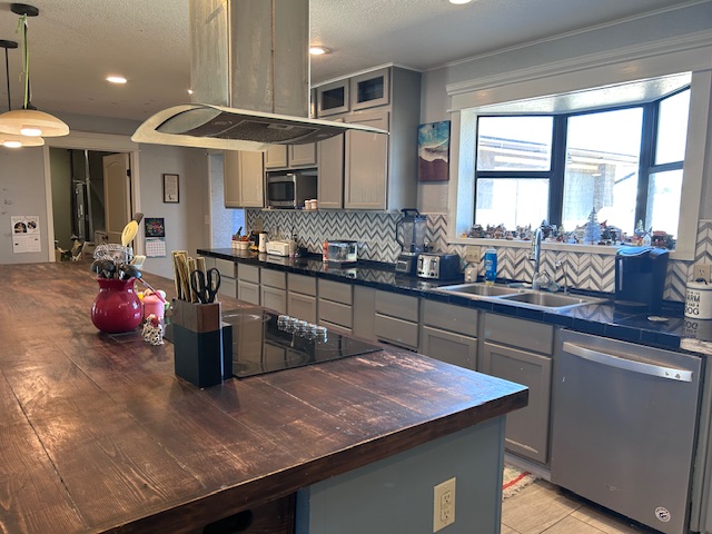 Carlsbad, New Mexico, 88220, United States, 4 Bedrooms Bedrooms, ,4 BathroomsBathrooms,Residential,For Sale,2006248