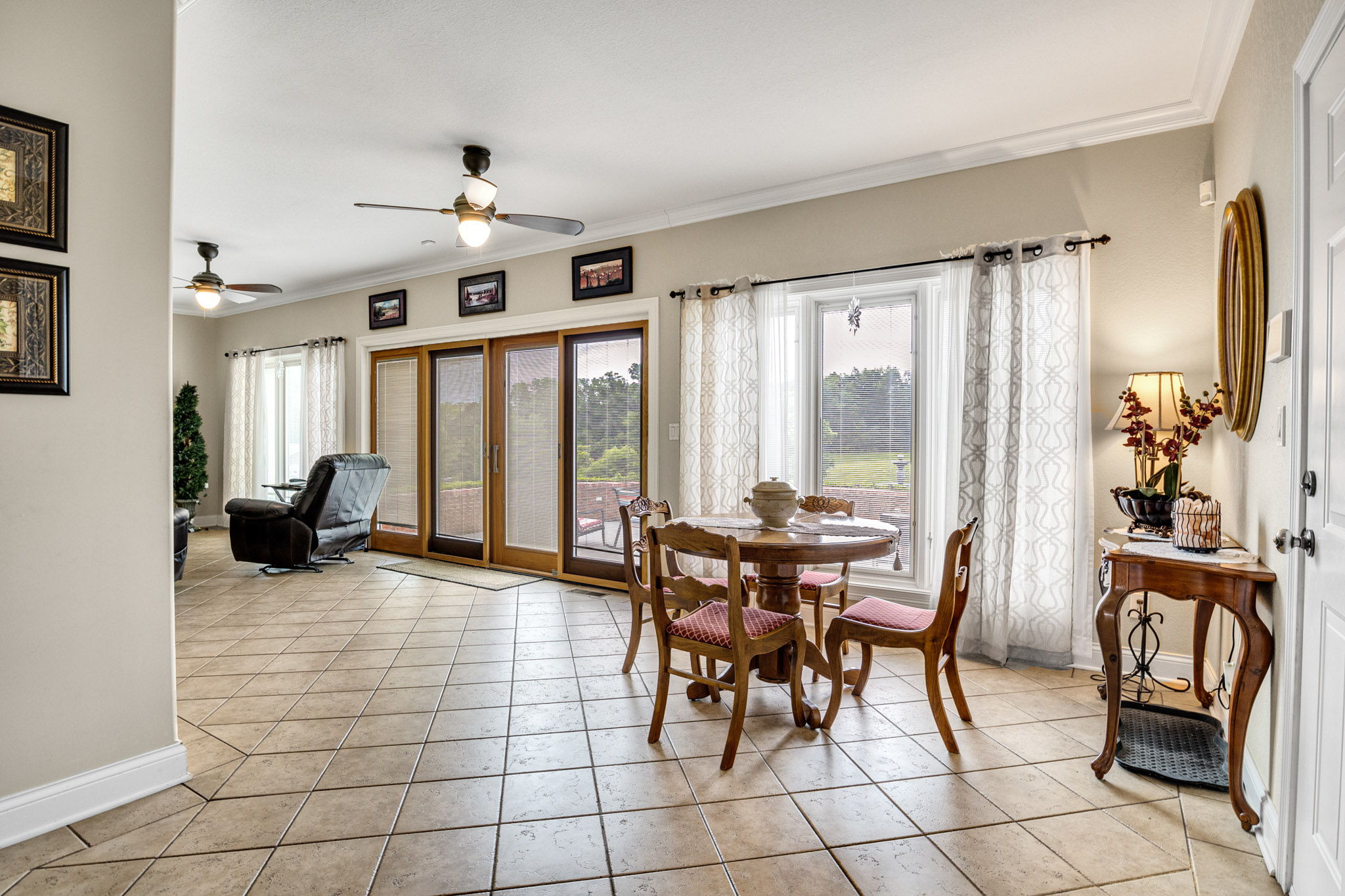 Sevierville, Tennessee, 37876, United States, 3 Bedrooms Bedrooms, ,3 BathroomsBathrooms,Residential,For Sale,1979818