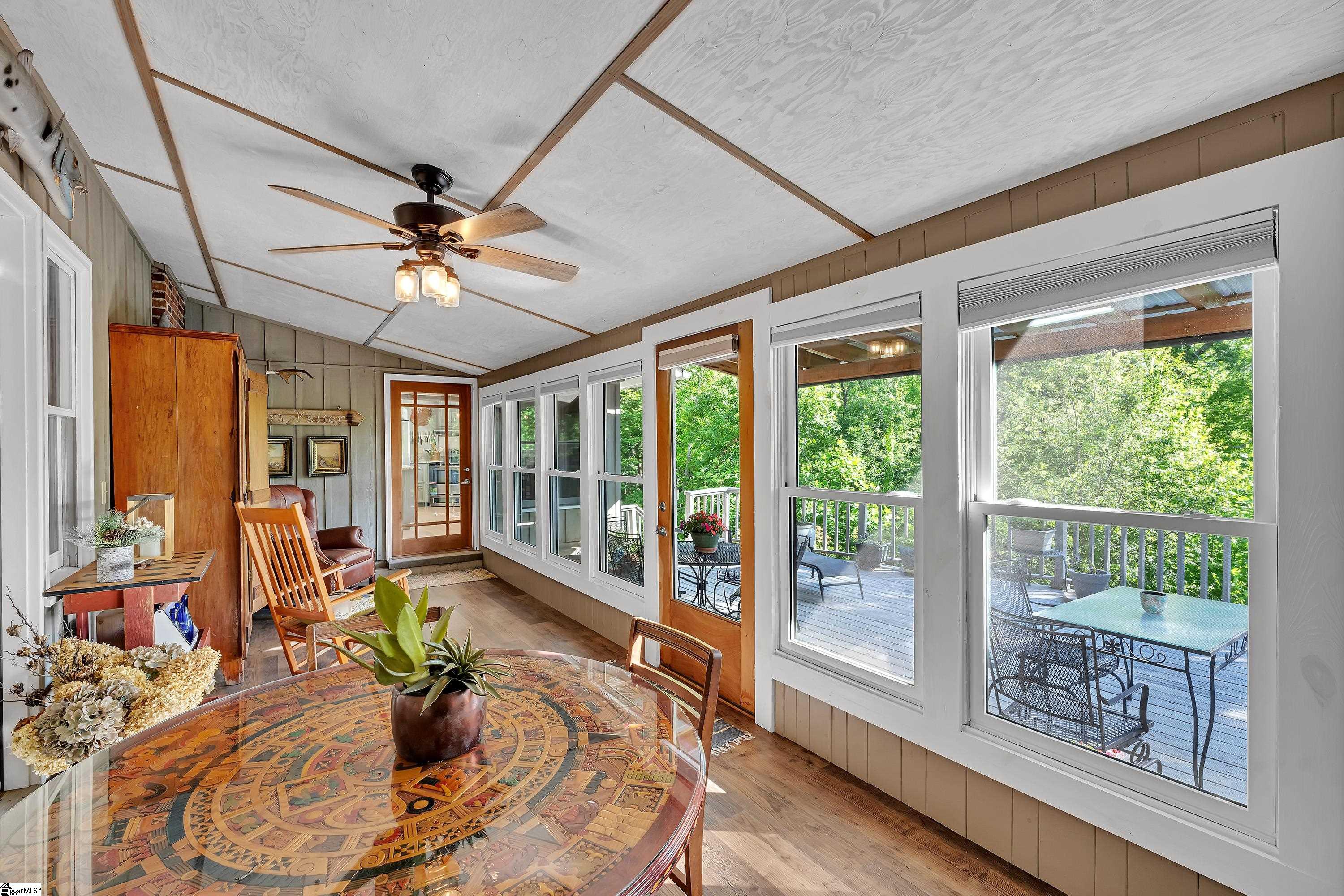 Landrum, South Carolina, 29356, United States, 3 Bedrooms Bedrooms, ,3 BathroomsBathrooms,Residential,For Sale,1948033