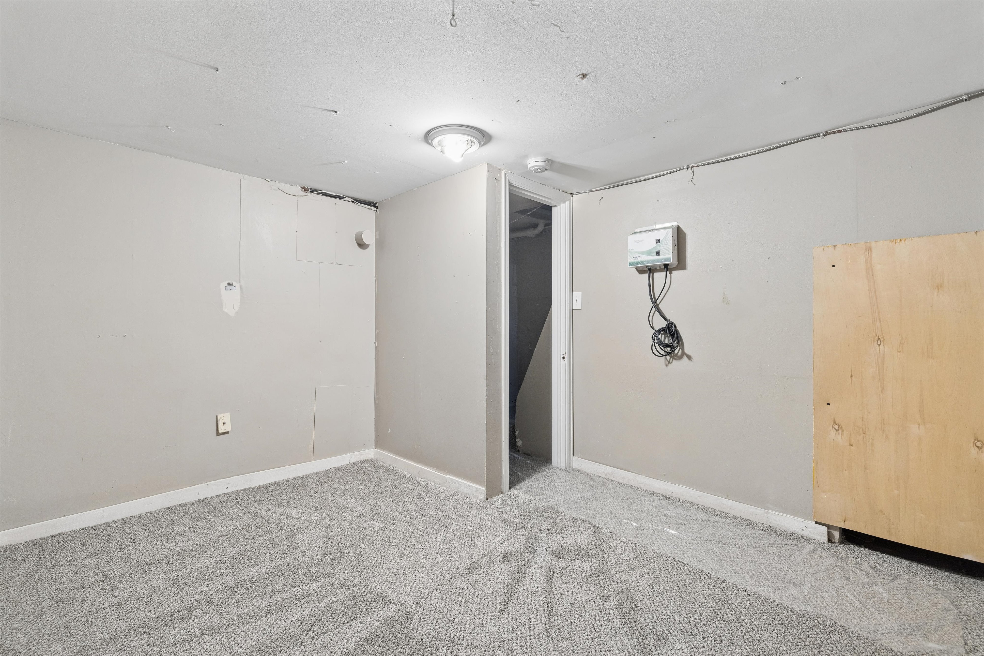  A rare opportunity to own a three-unit residential income property designed for - 物件實景