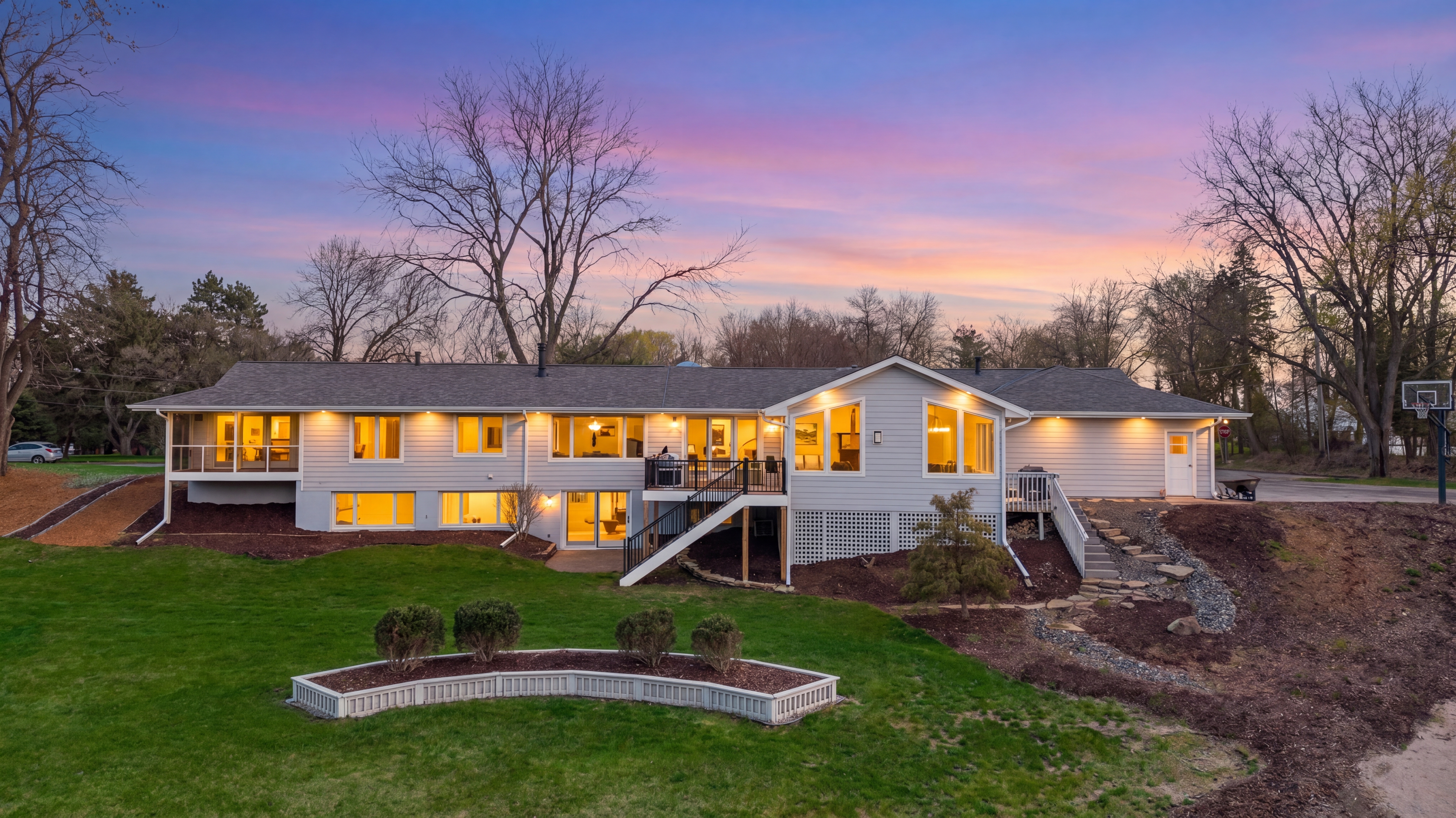 Elegant Fox Hill Rambler with Serene Water Views - 物件實景